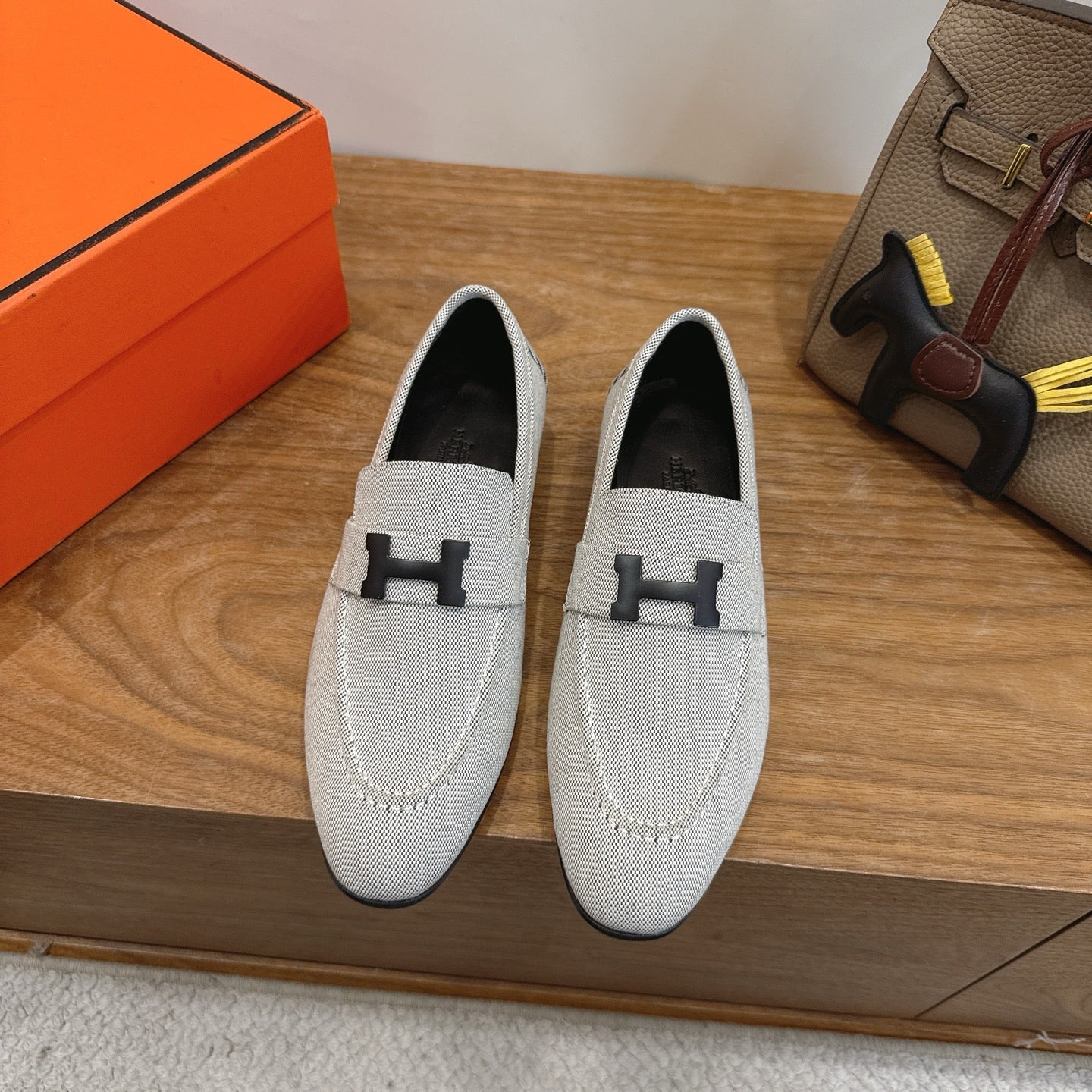 H shoes