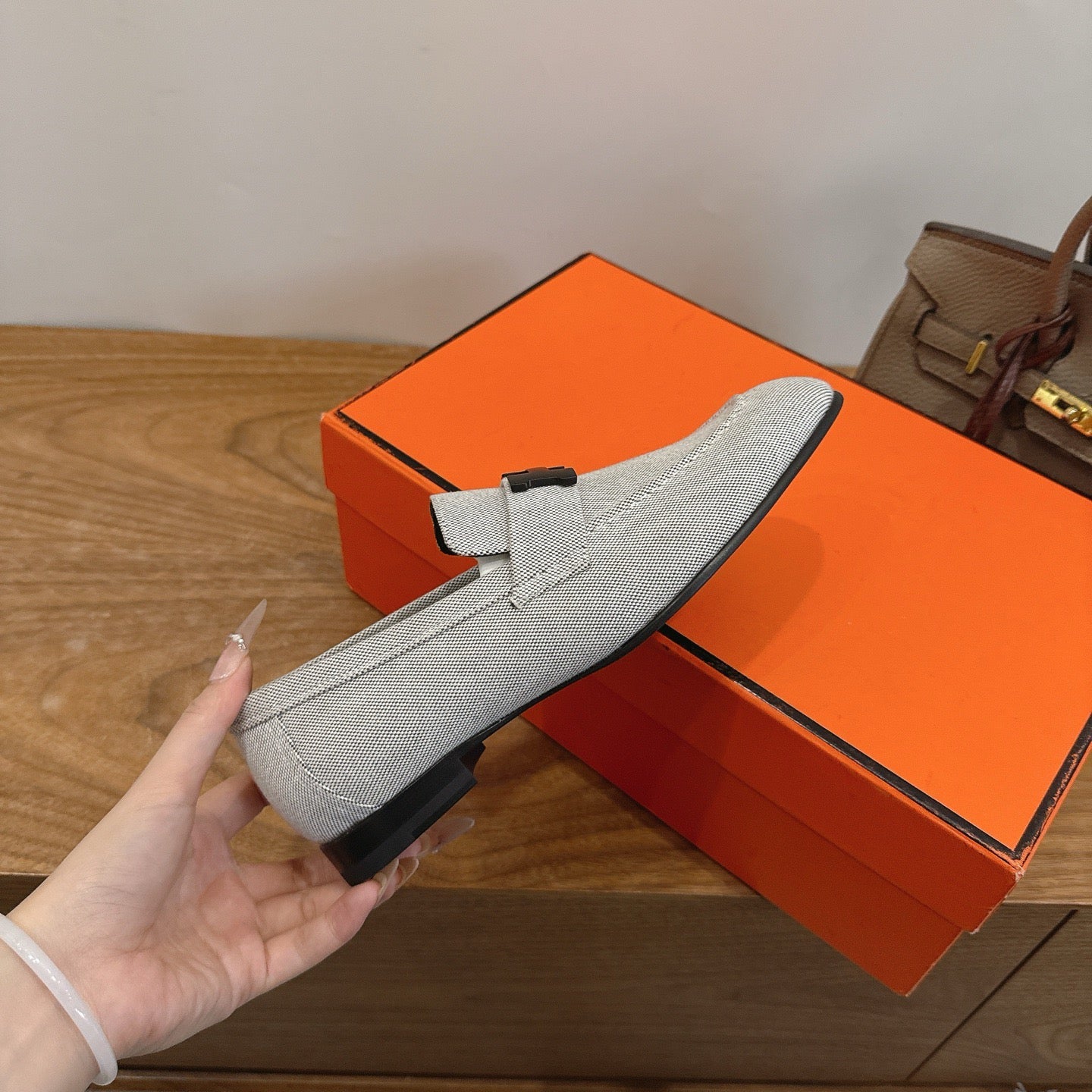 H shoes