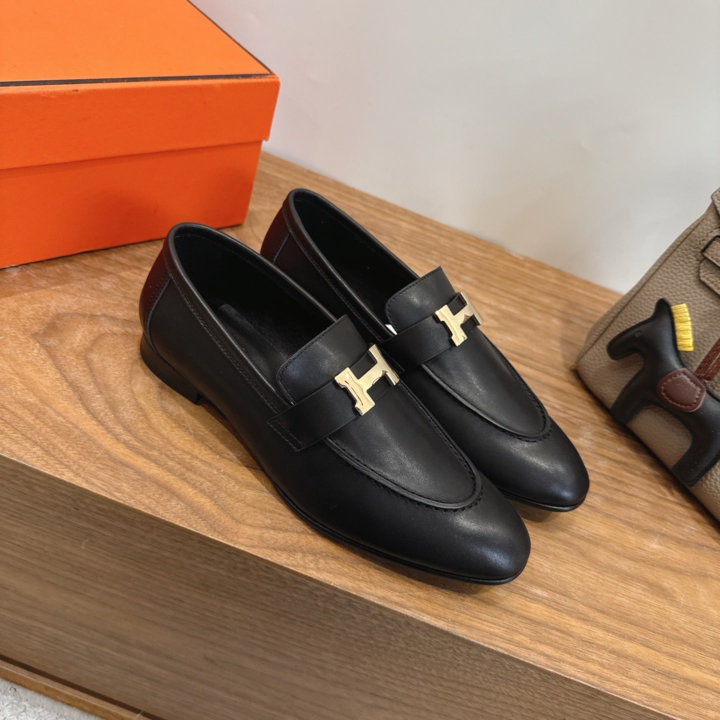 H shoes