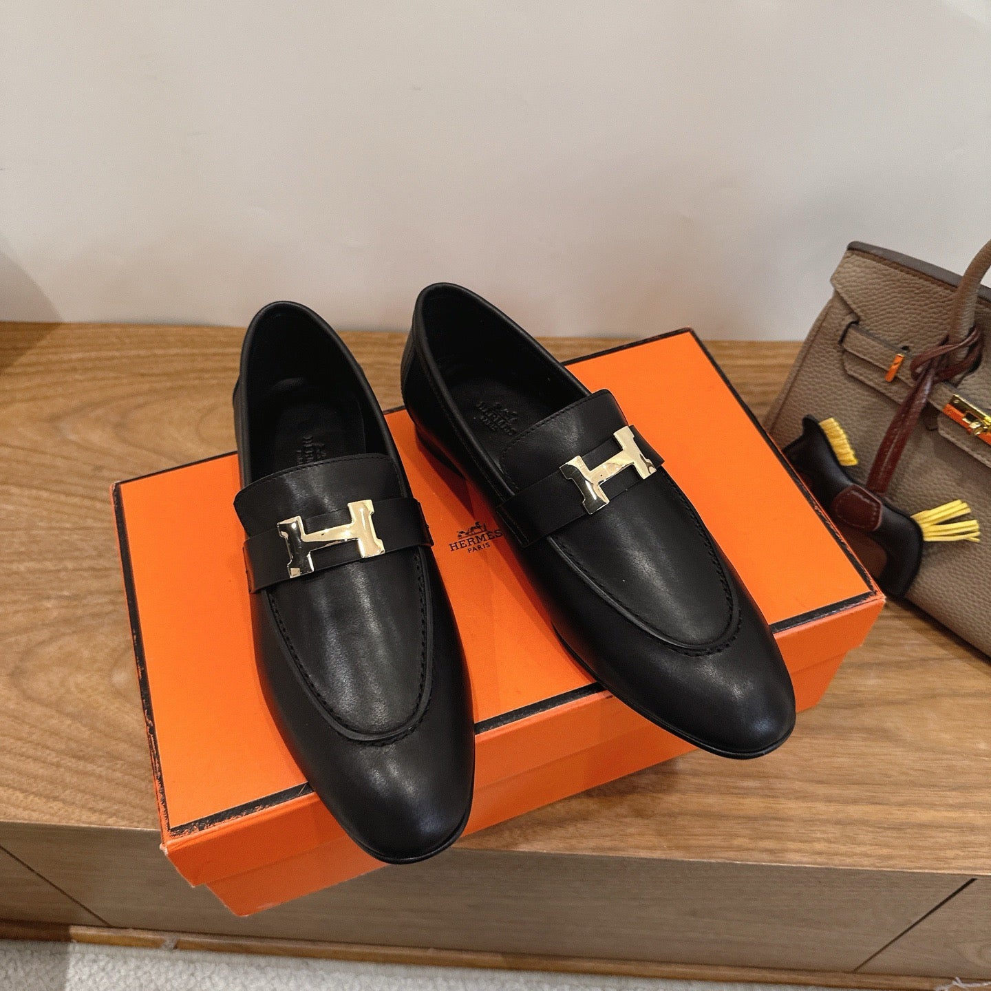 H shoes