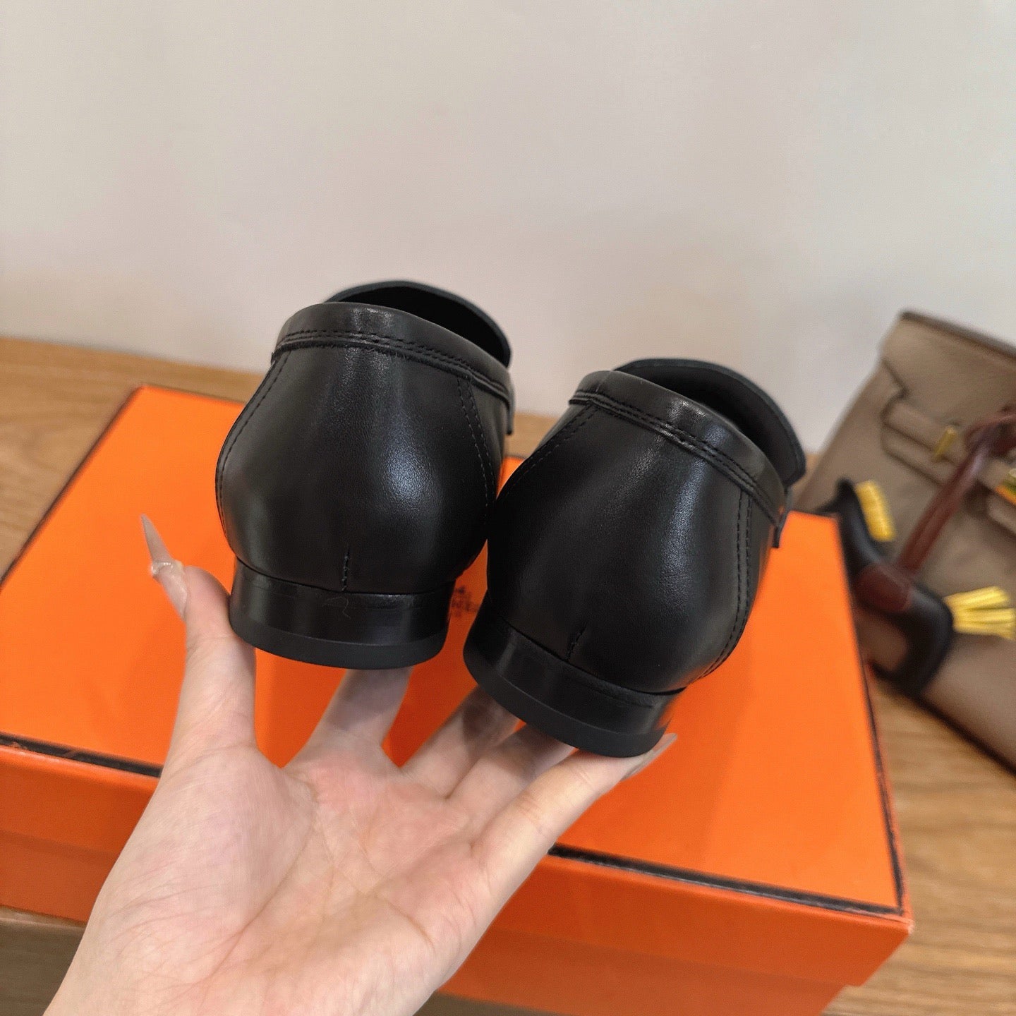 H shoes