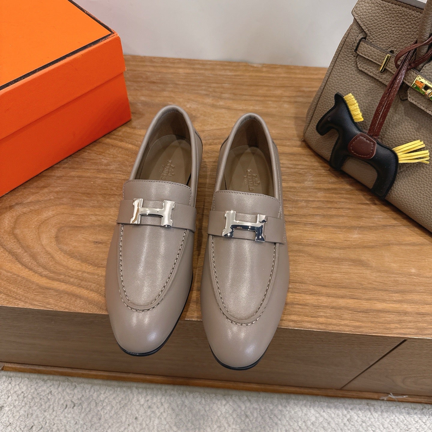 H shoes