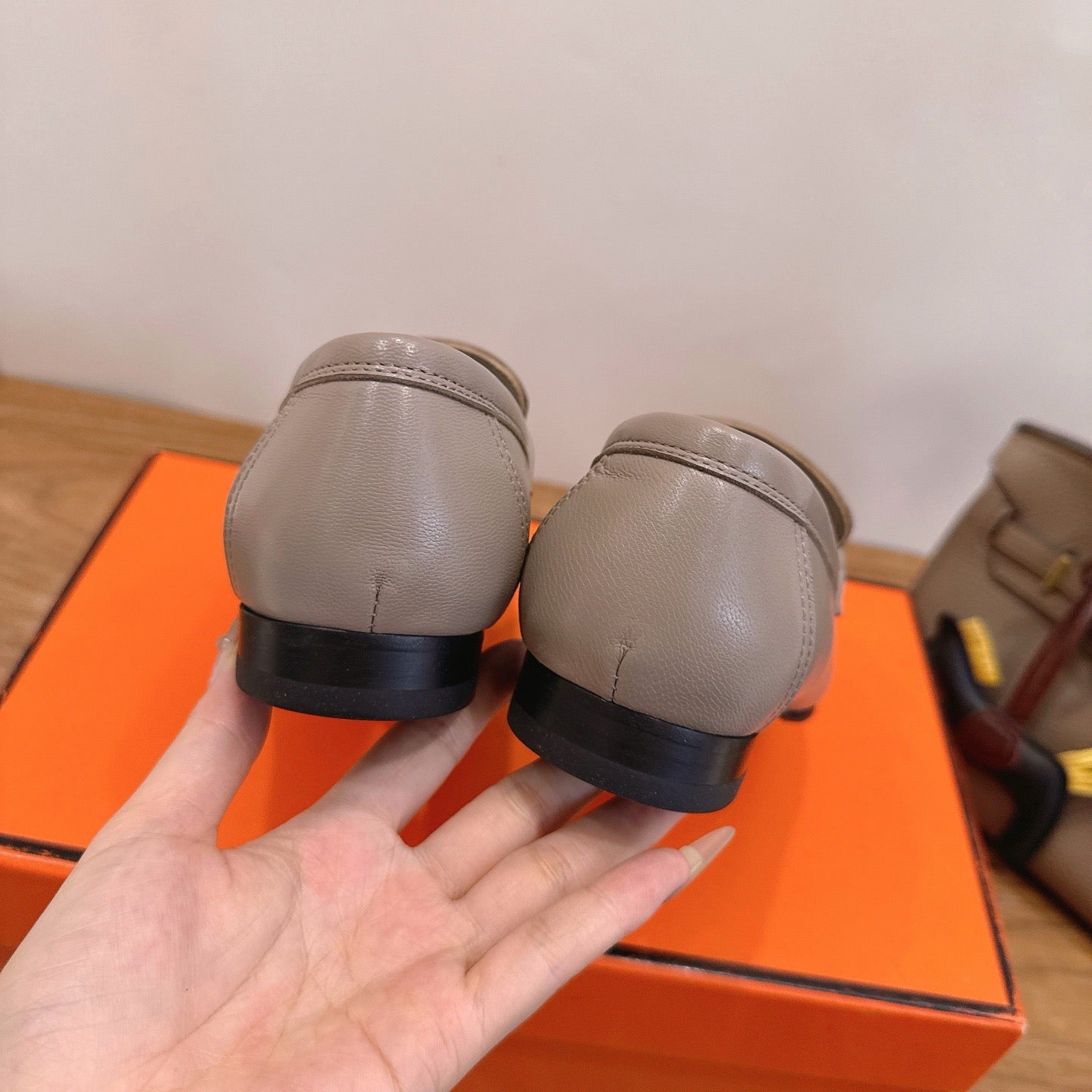 H shoes