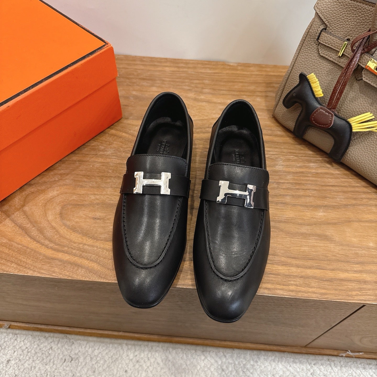 H shoes