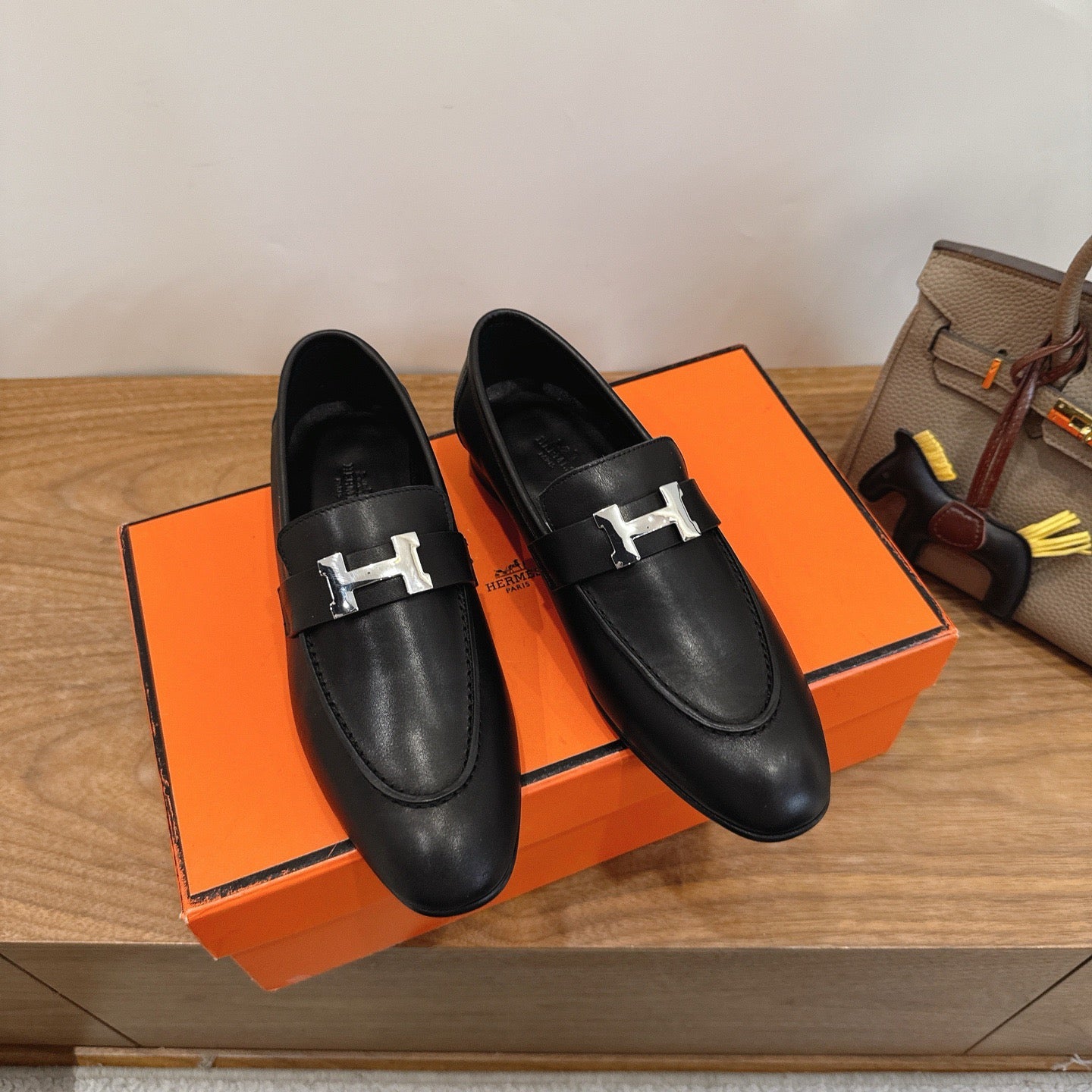 H shoes