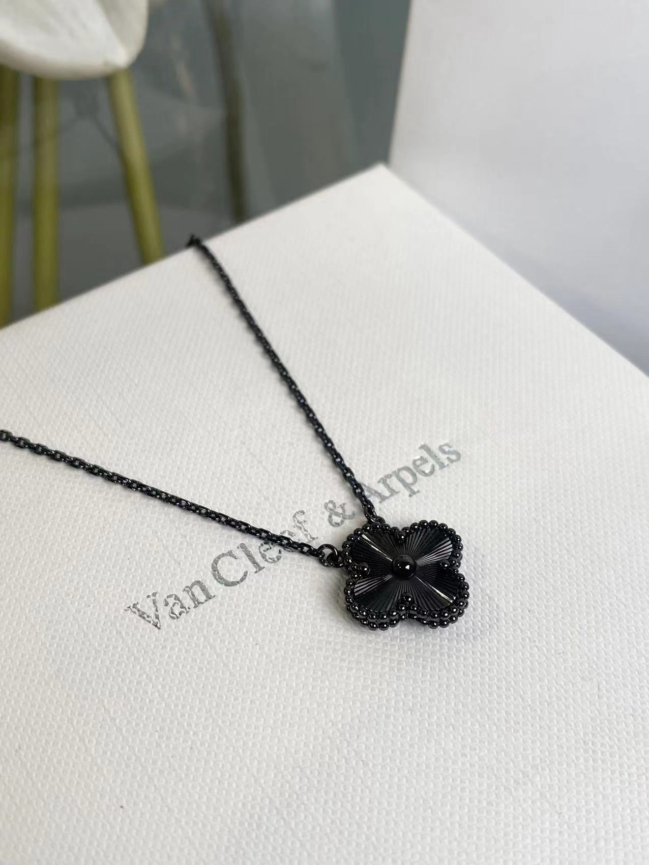 Vca necklace