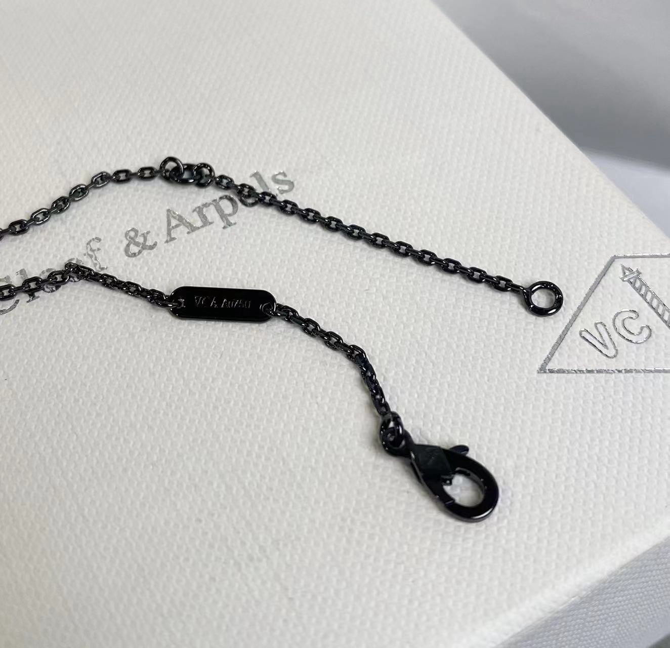 Vca necklace