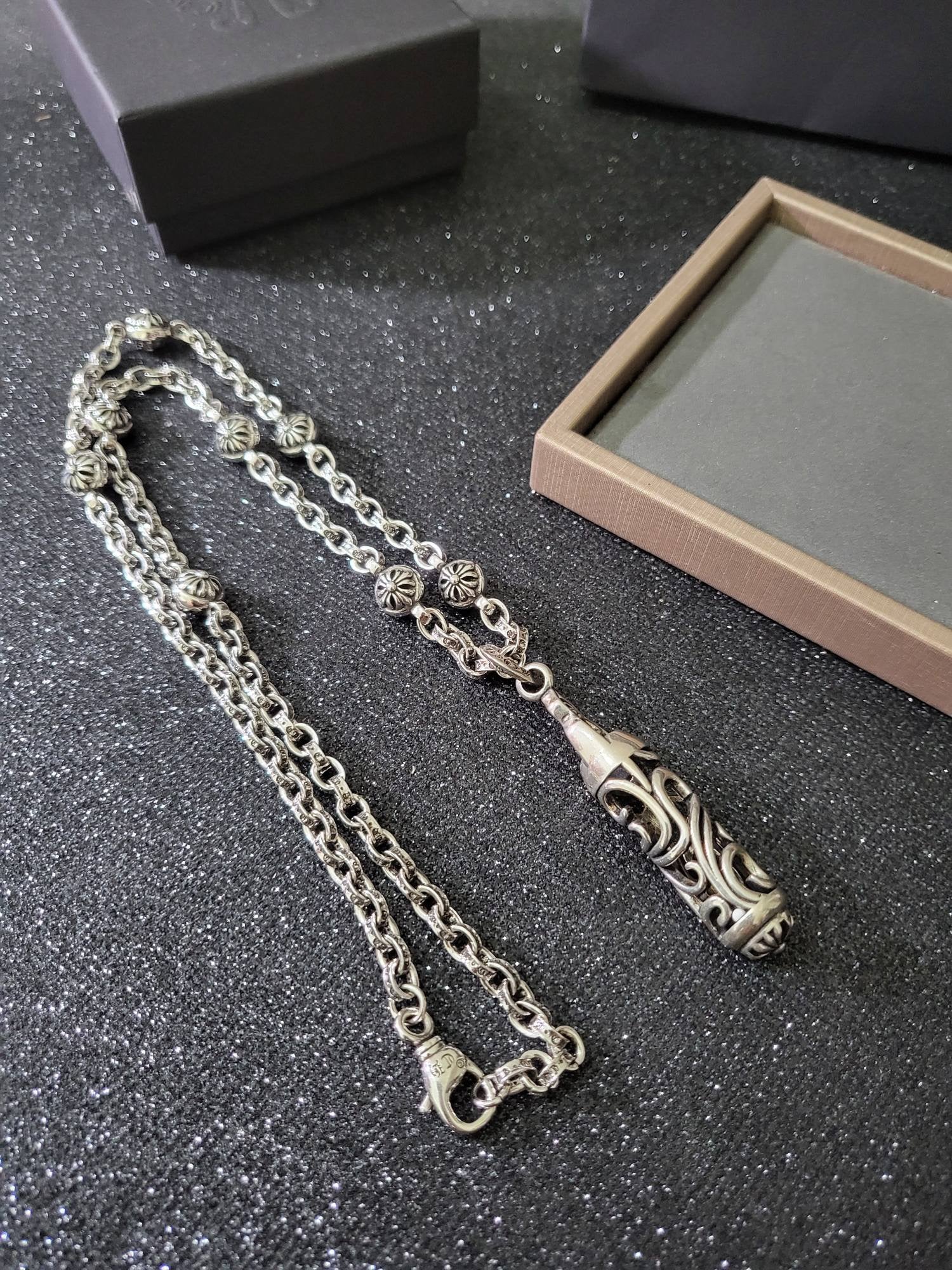 Chrome hearts