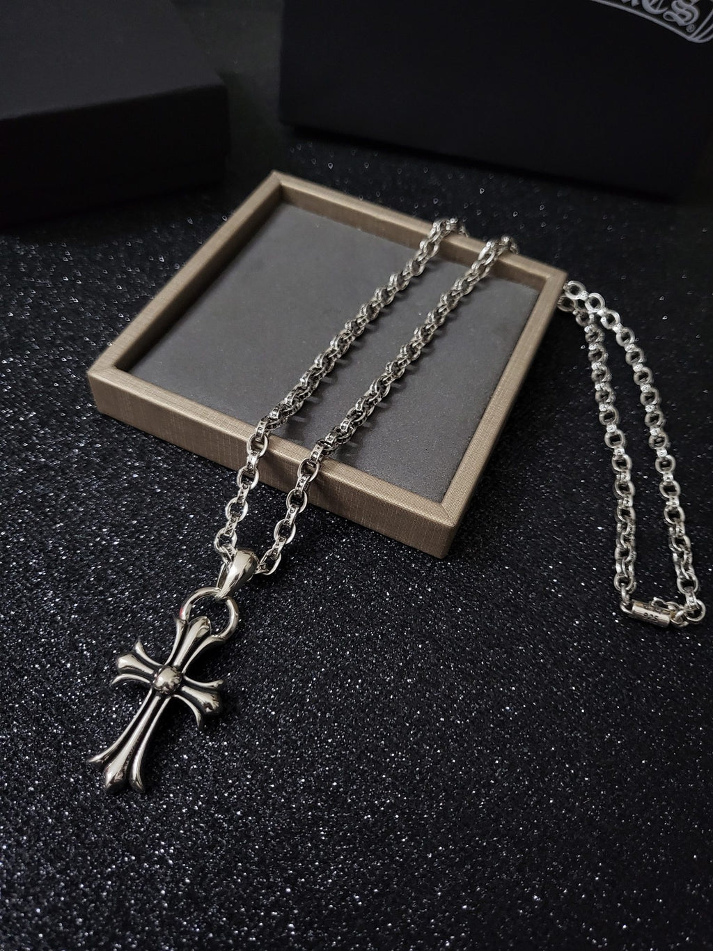 Chrome hearts