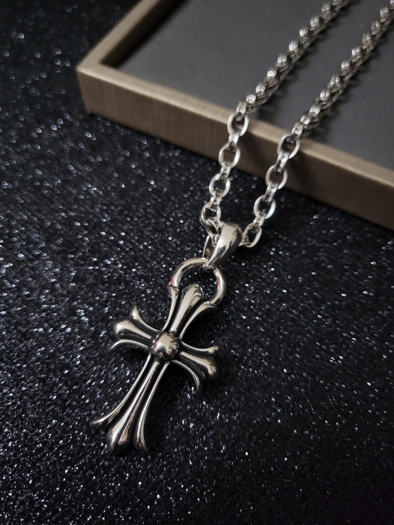 Chrome hearts
