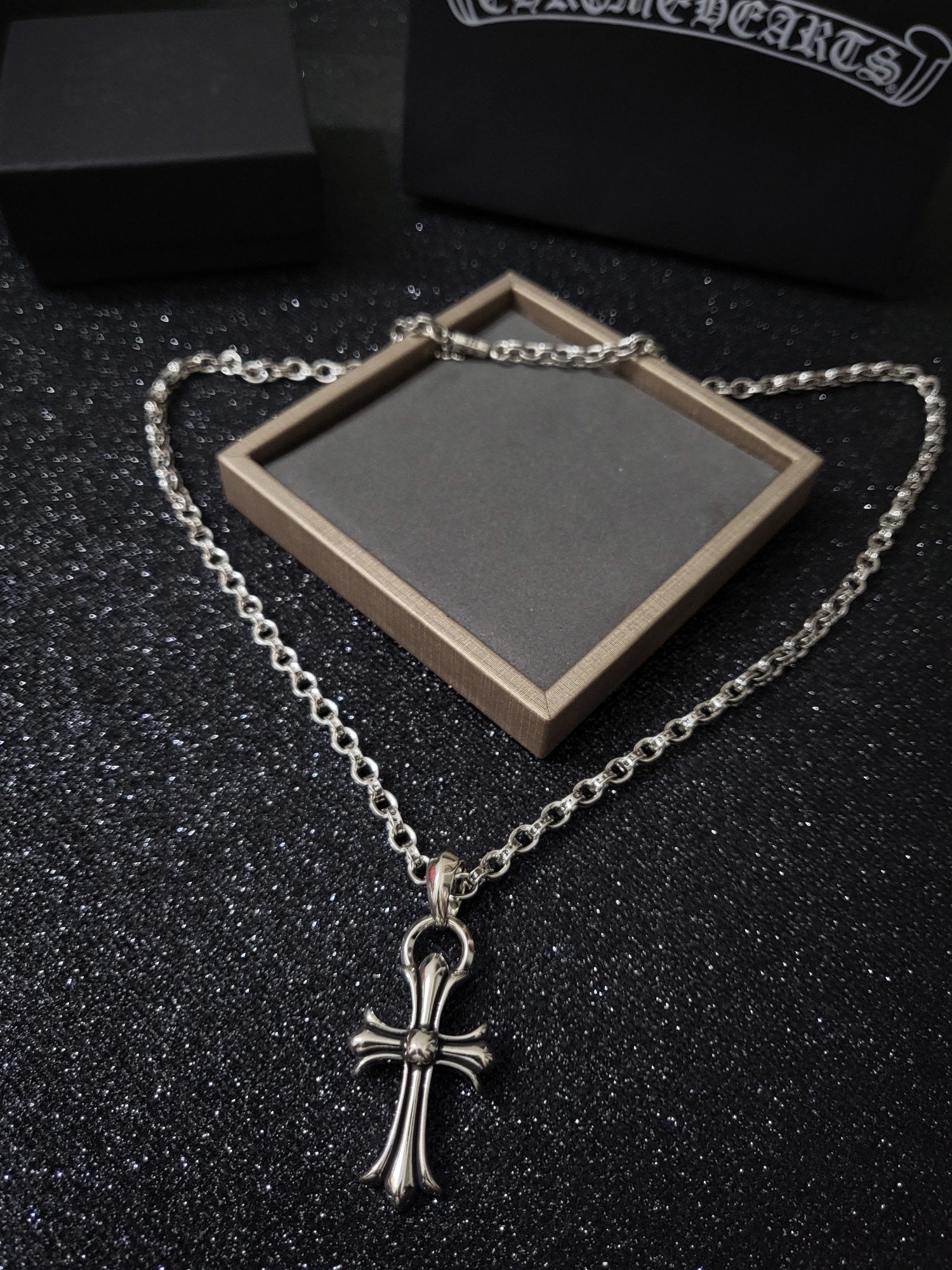 Chrome hearts