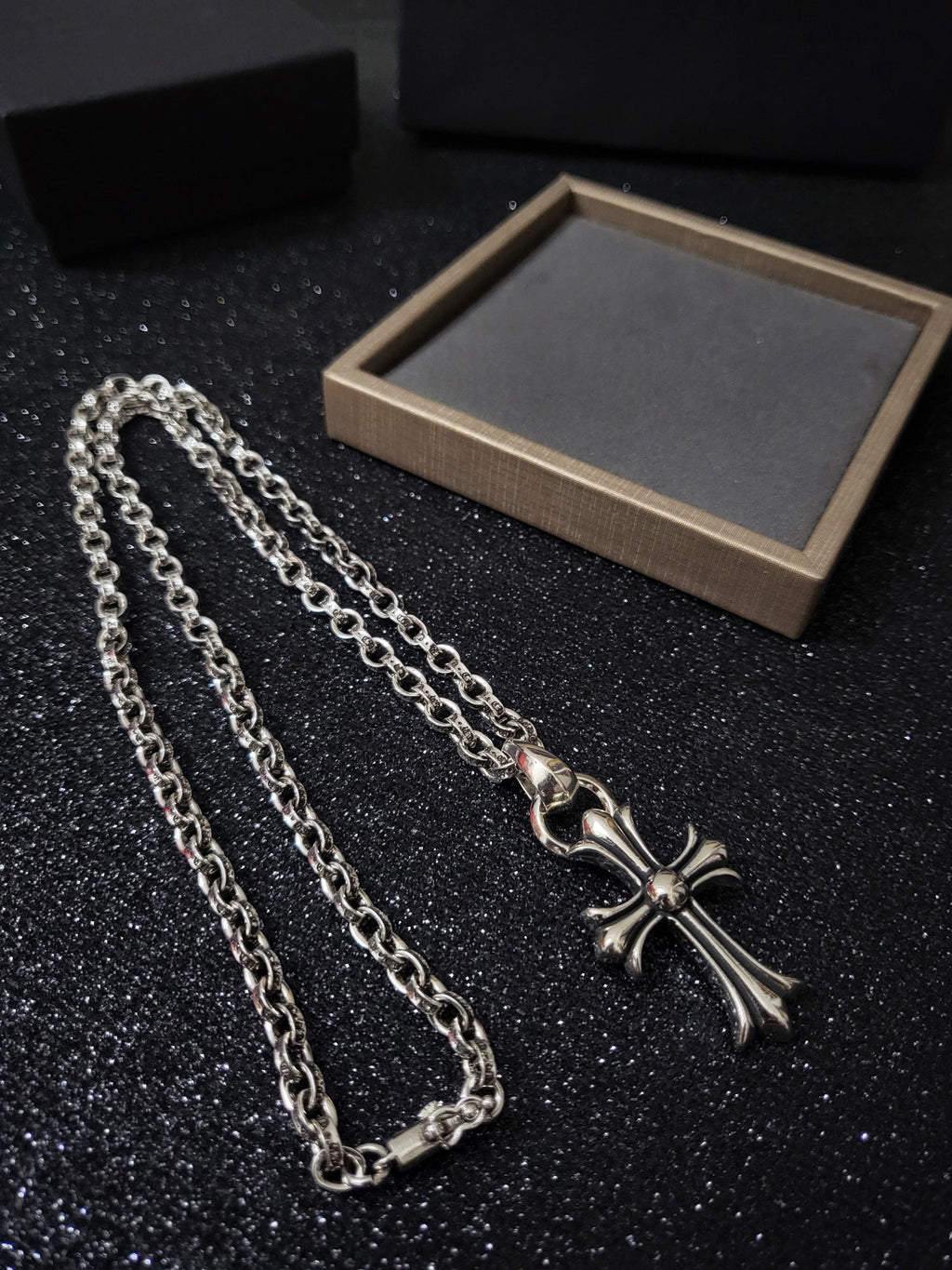 Chrome hearts