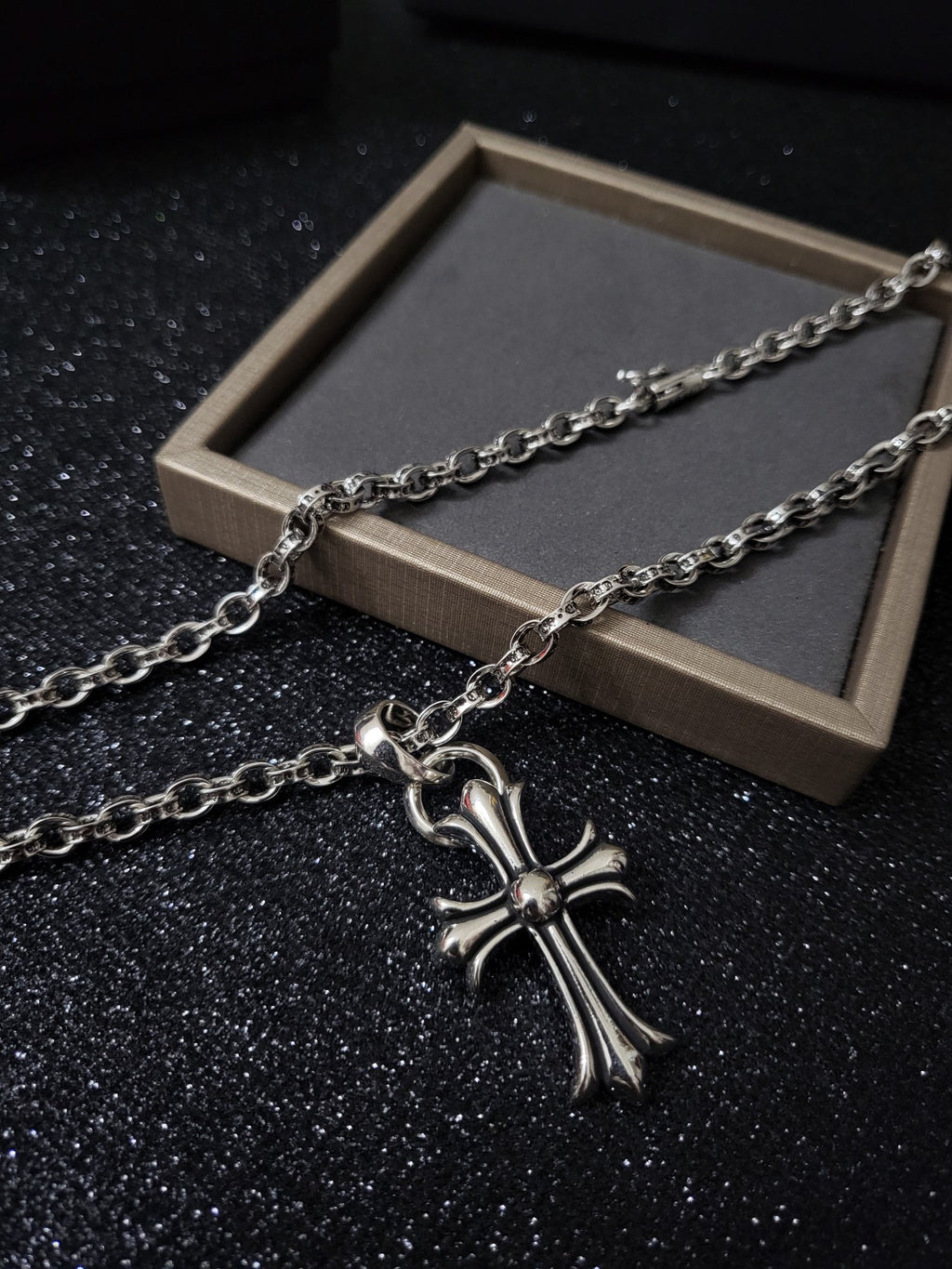 Chrome hearts