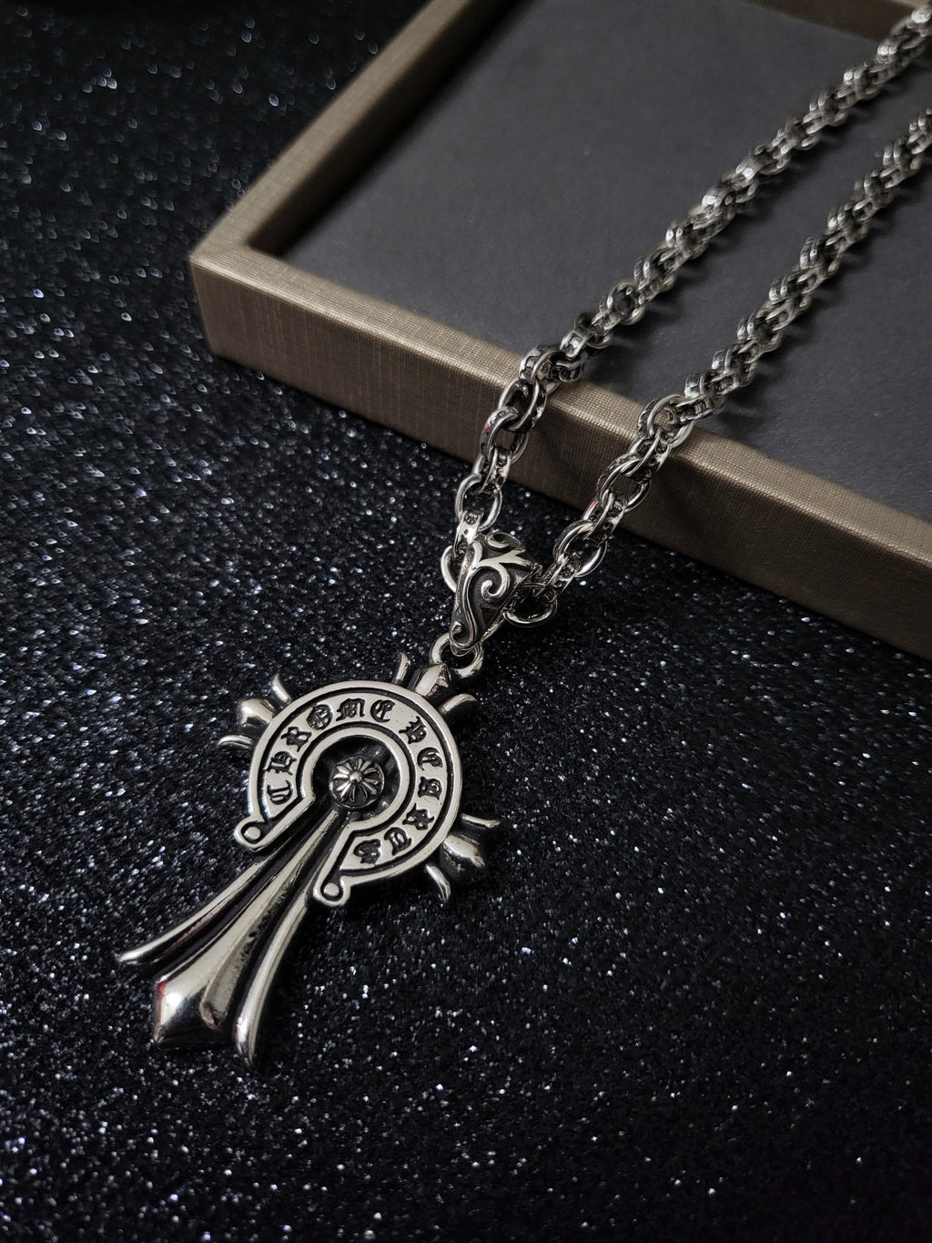 Chrome hearts