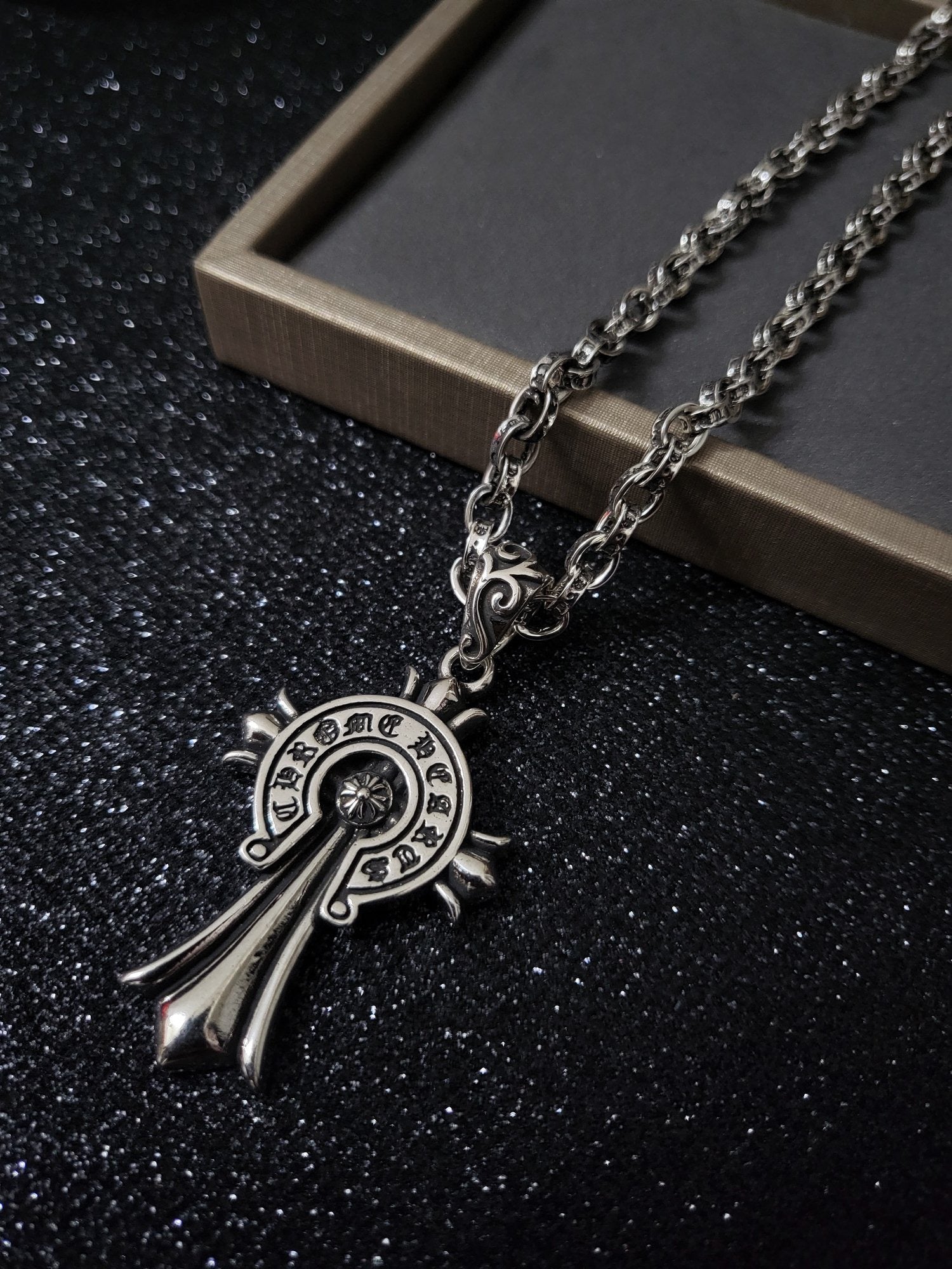 Chrome hearts