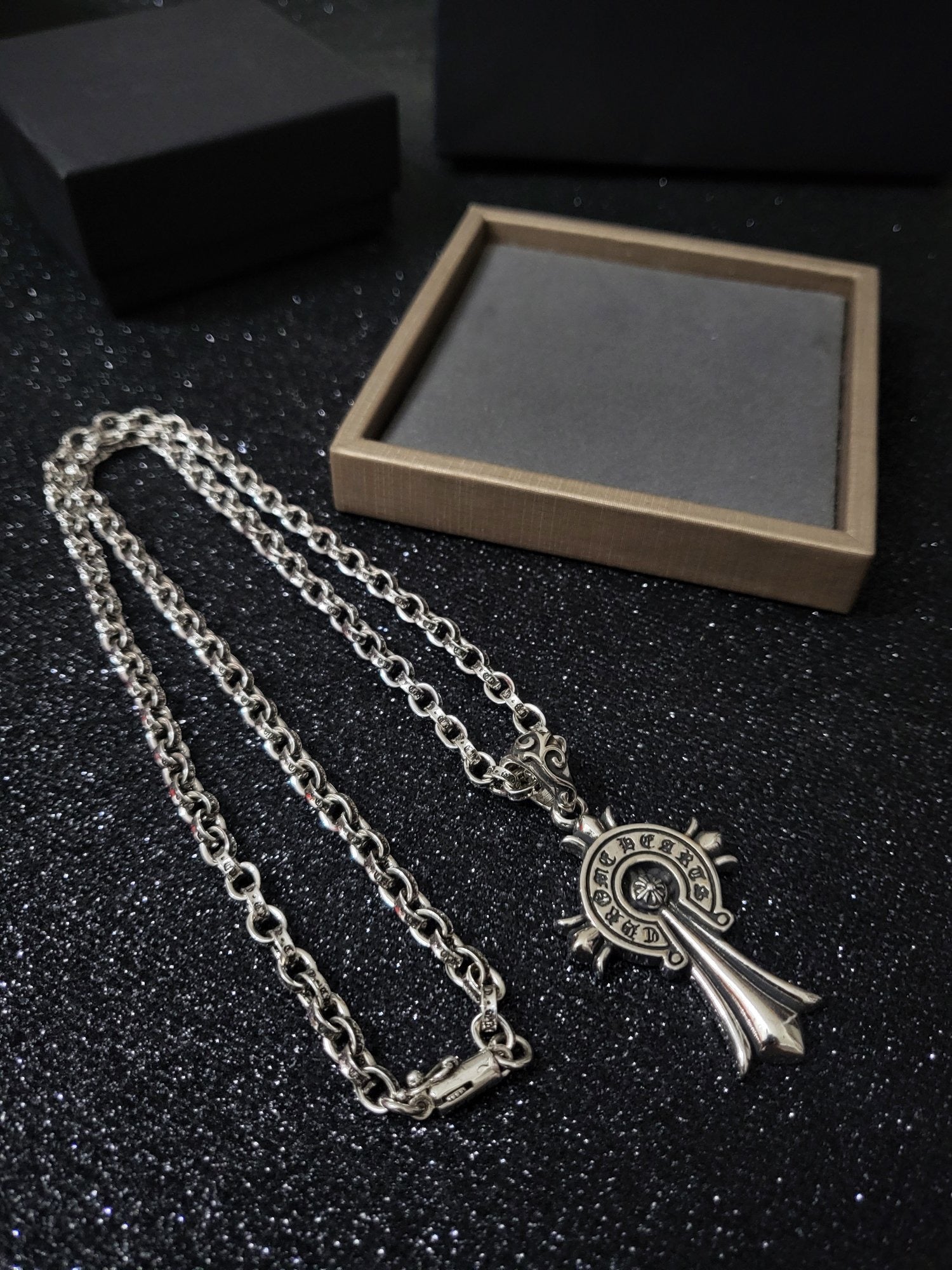 Chrome hearts