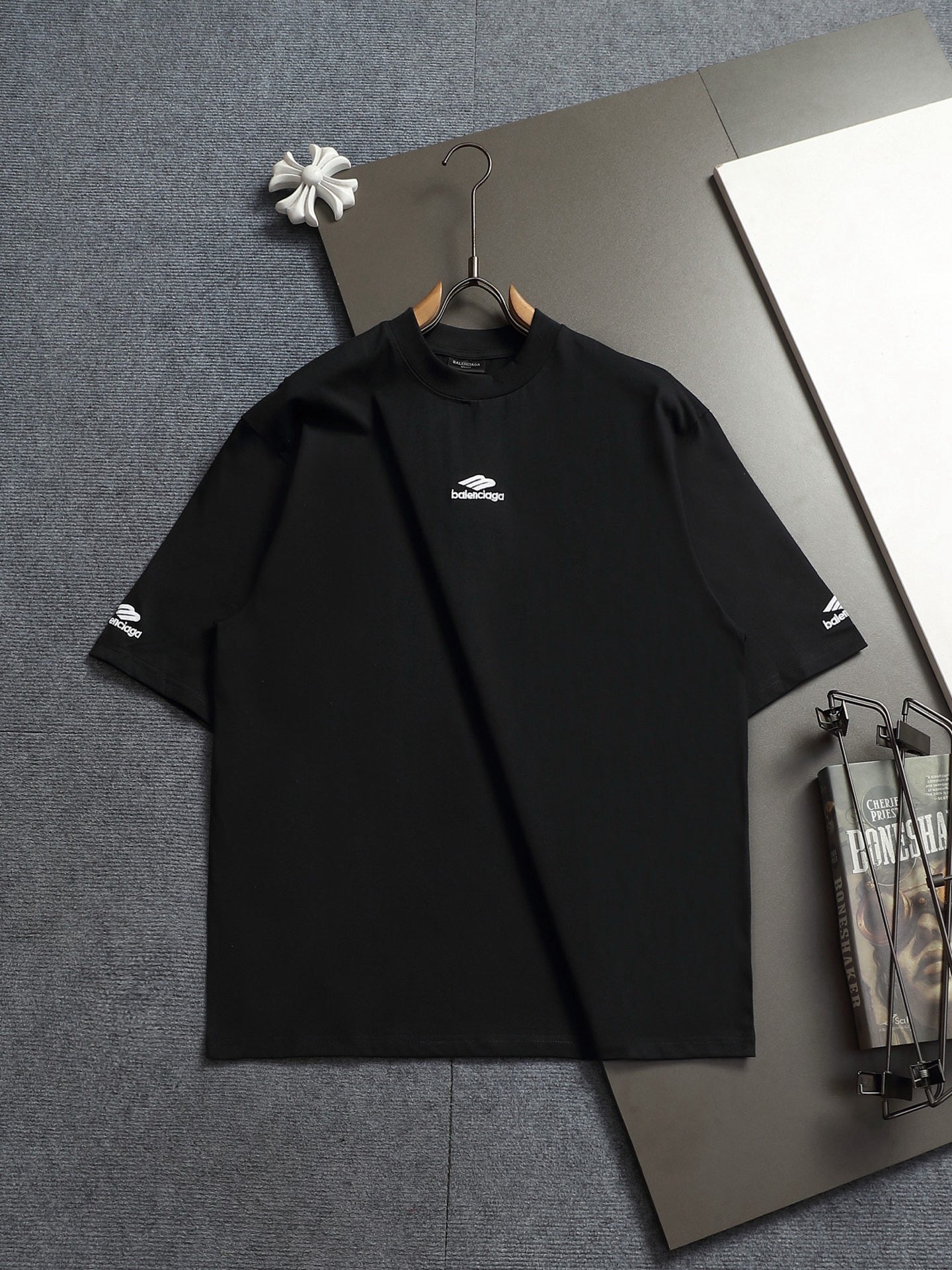 BALENCIAGA