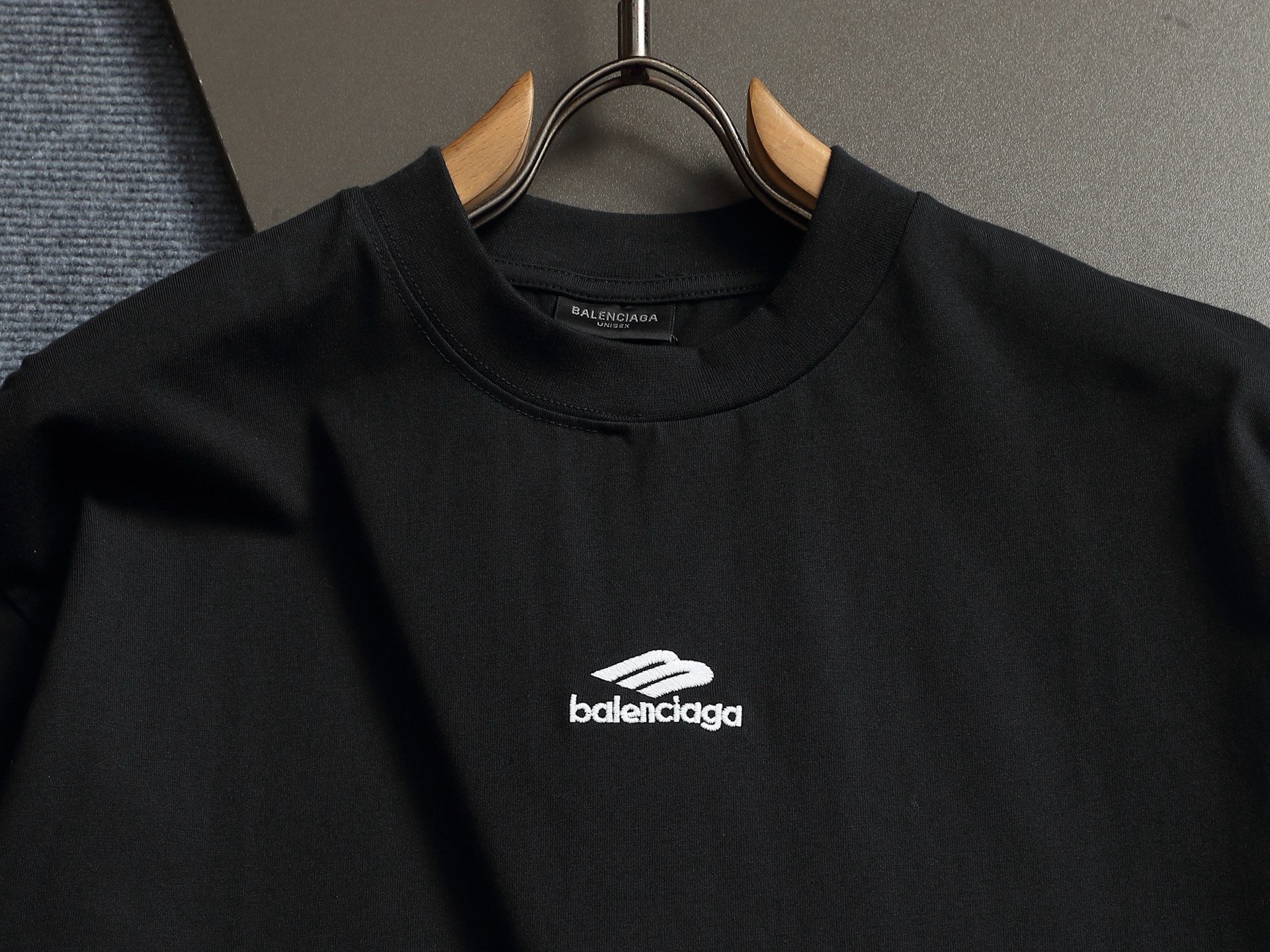 BALENCIAGA