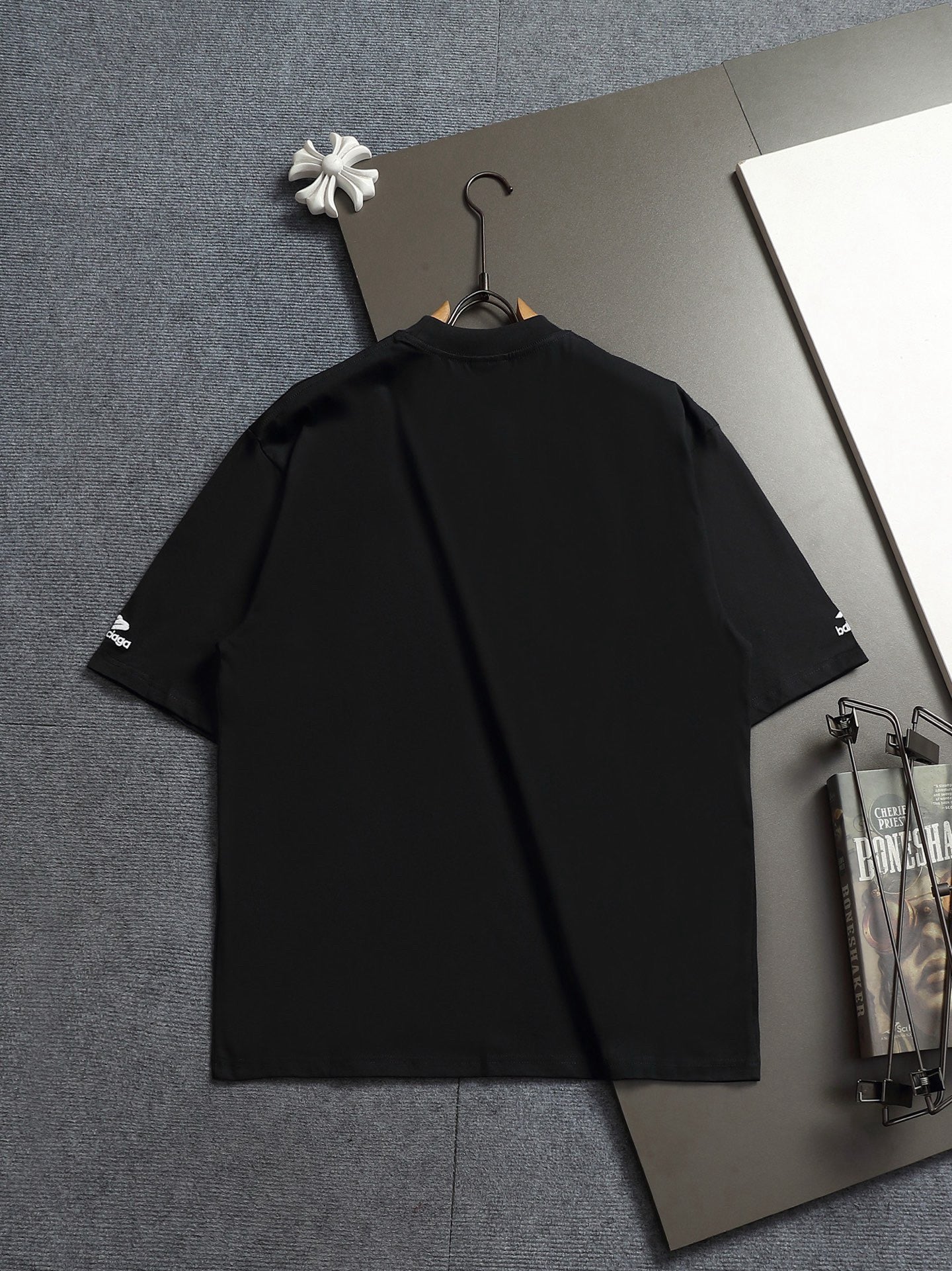 BALENCIAGA