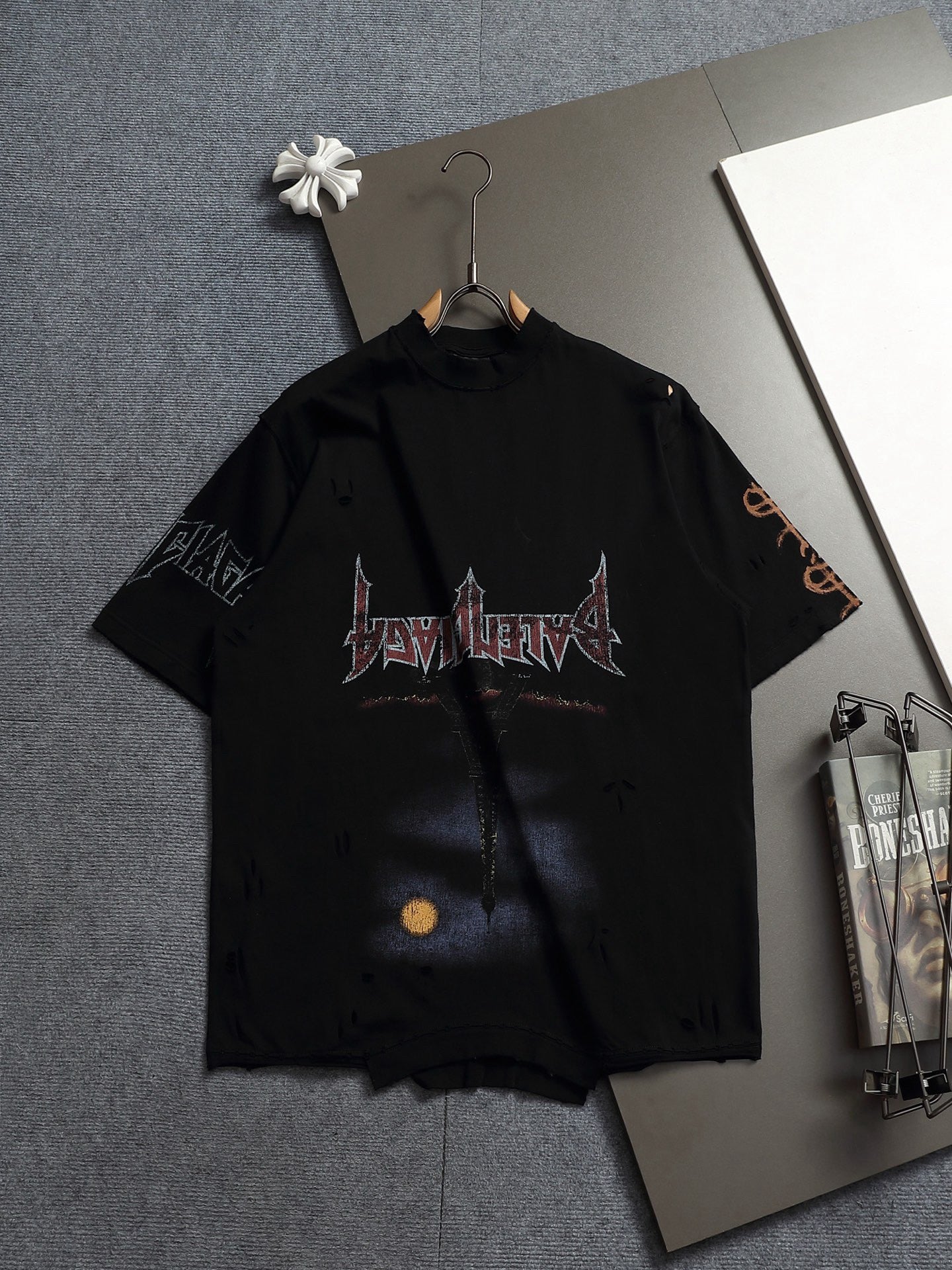 BALENCIAGA