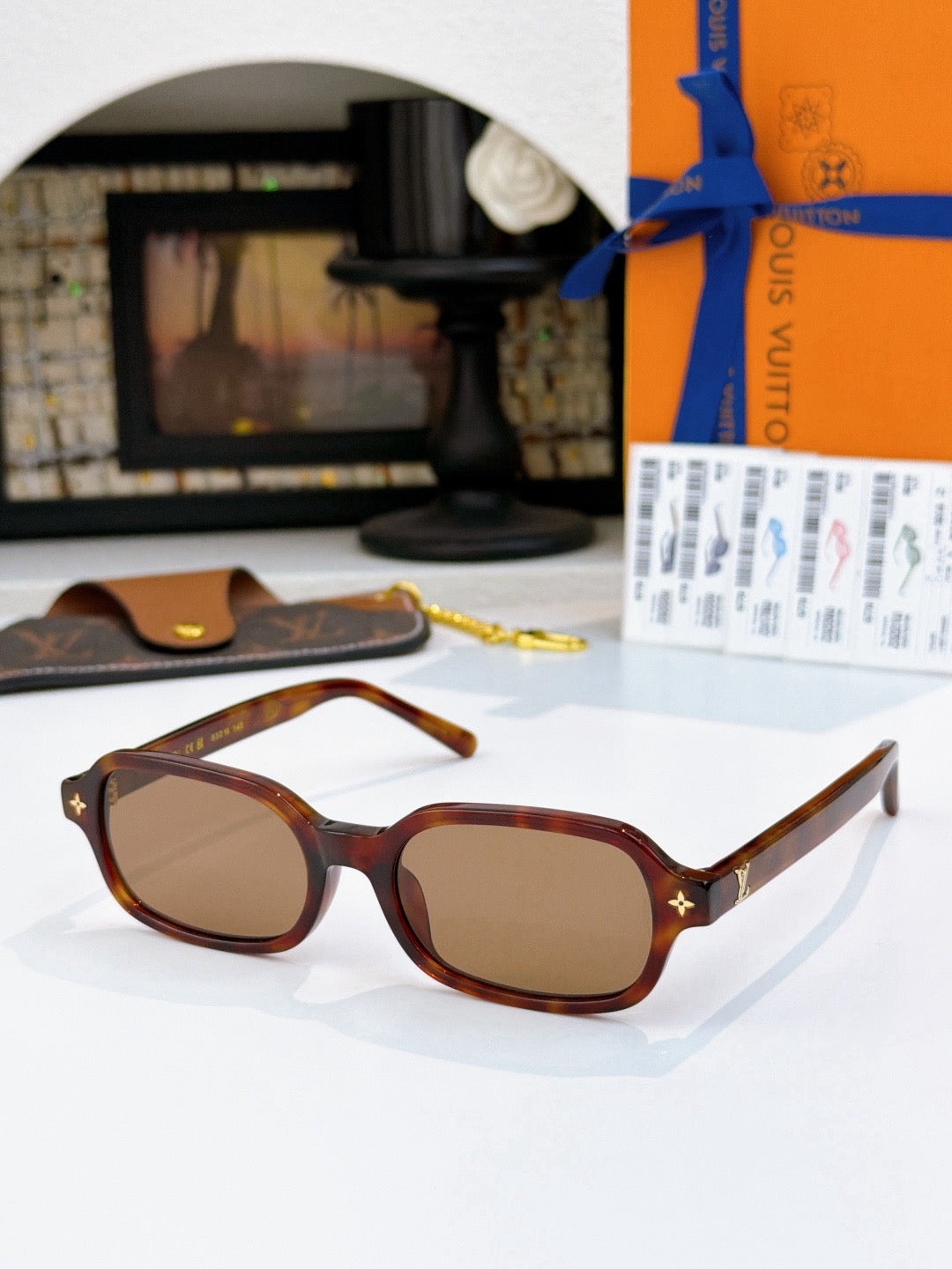 Sunglasses lv