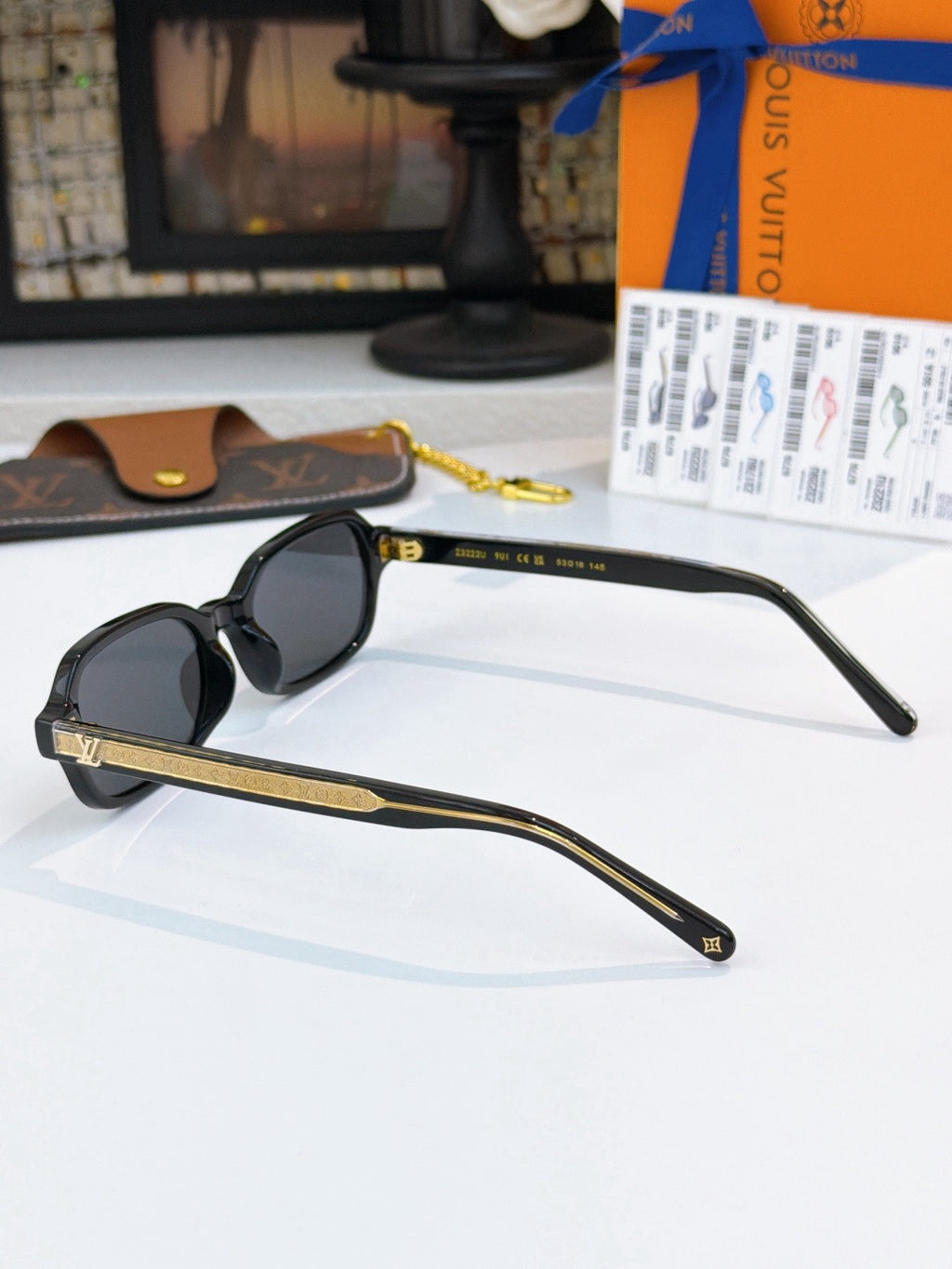 Sunglasses lv