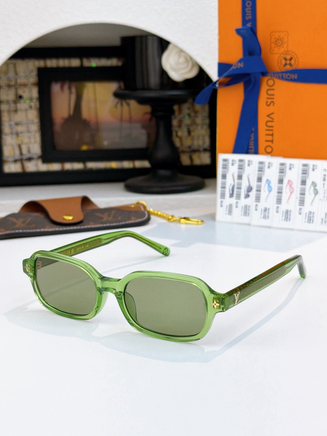 Sunglasses lv