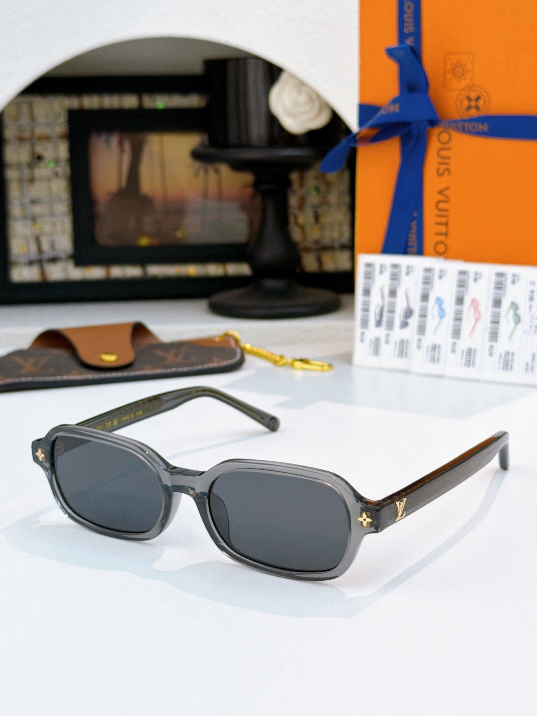 Sunglasses lv