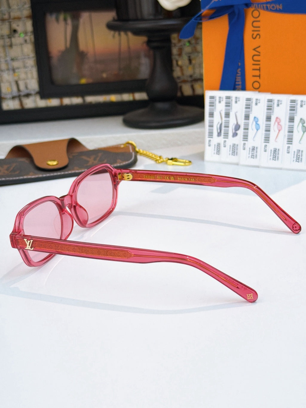 Sunglasses lv