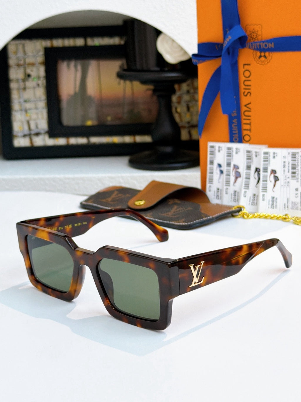 Sunglasses lv