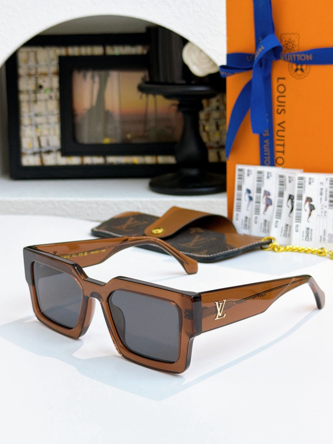 Sunglasses lv