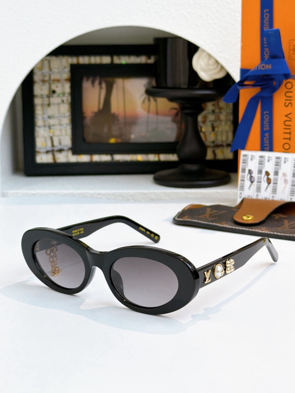 Sunglasses lv