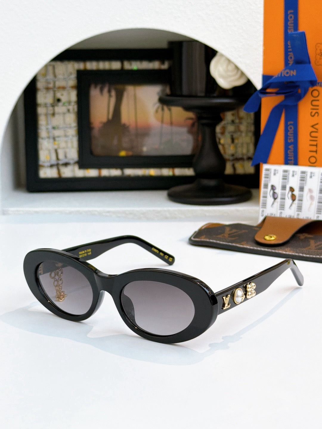 Sunglasses lv