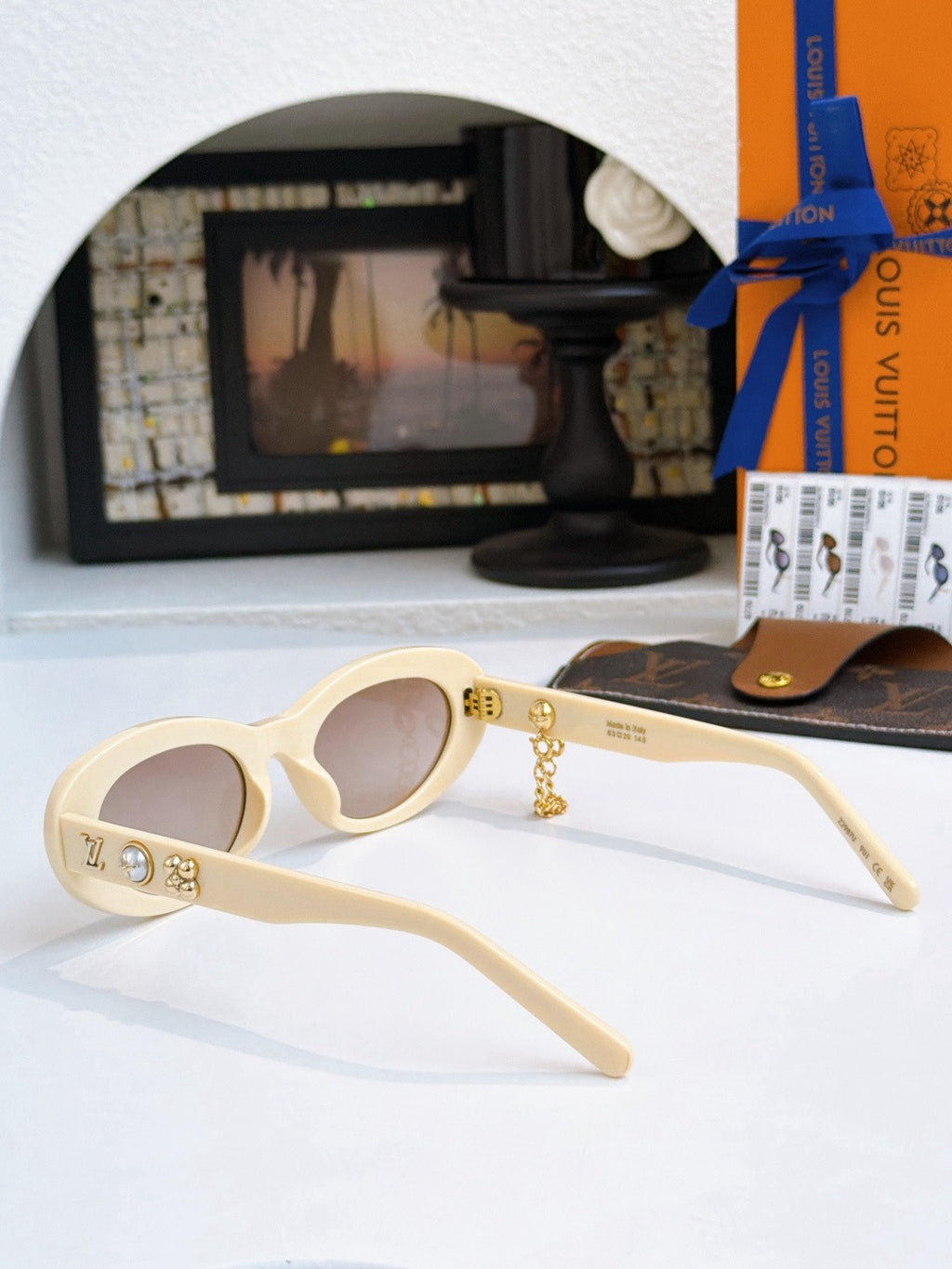 Sunglasses lv