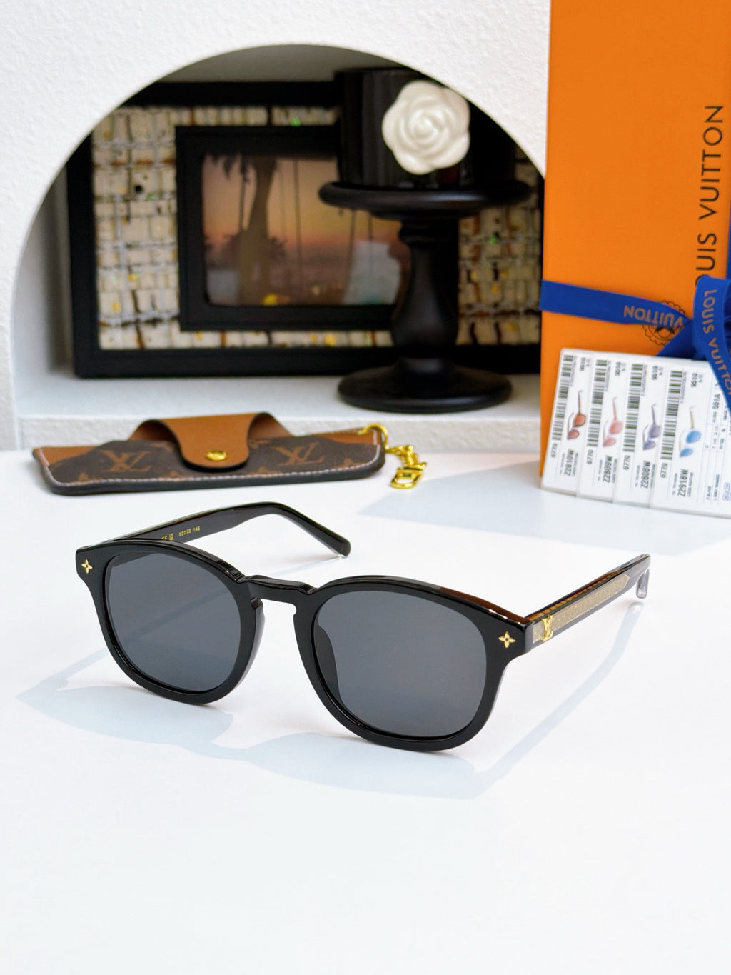 Sunglasses lv