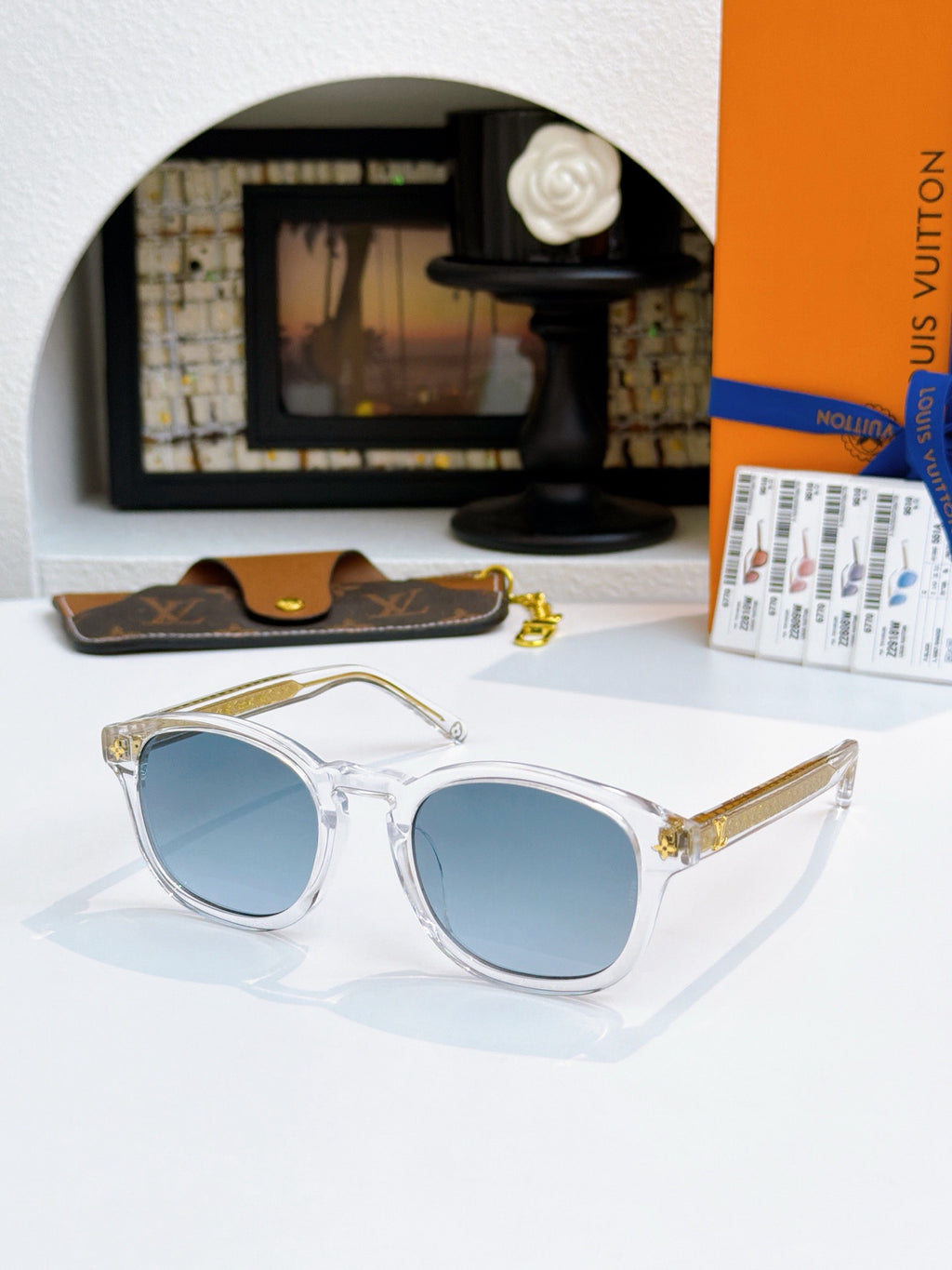 Sunglasses lv