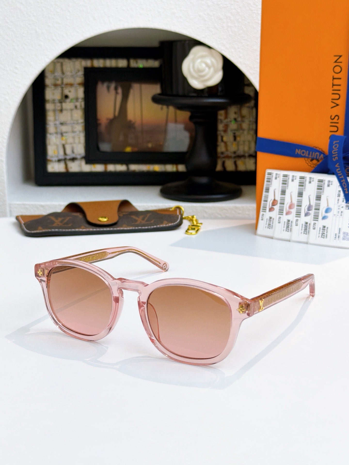 Sunglasses lv
