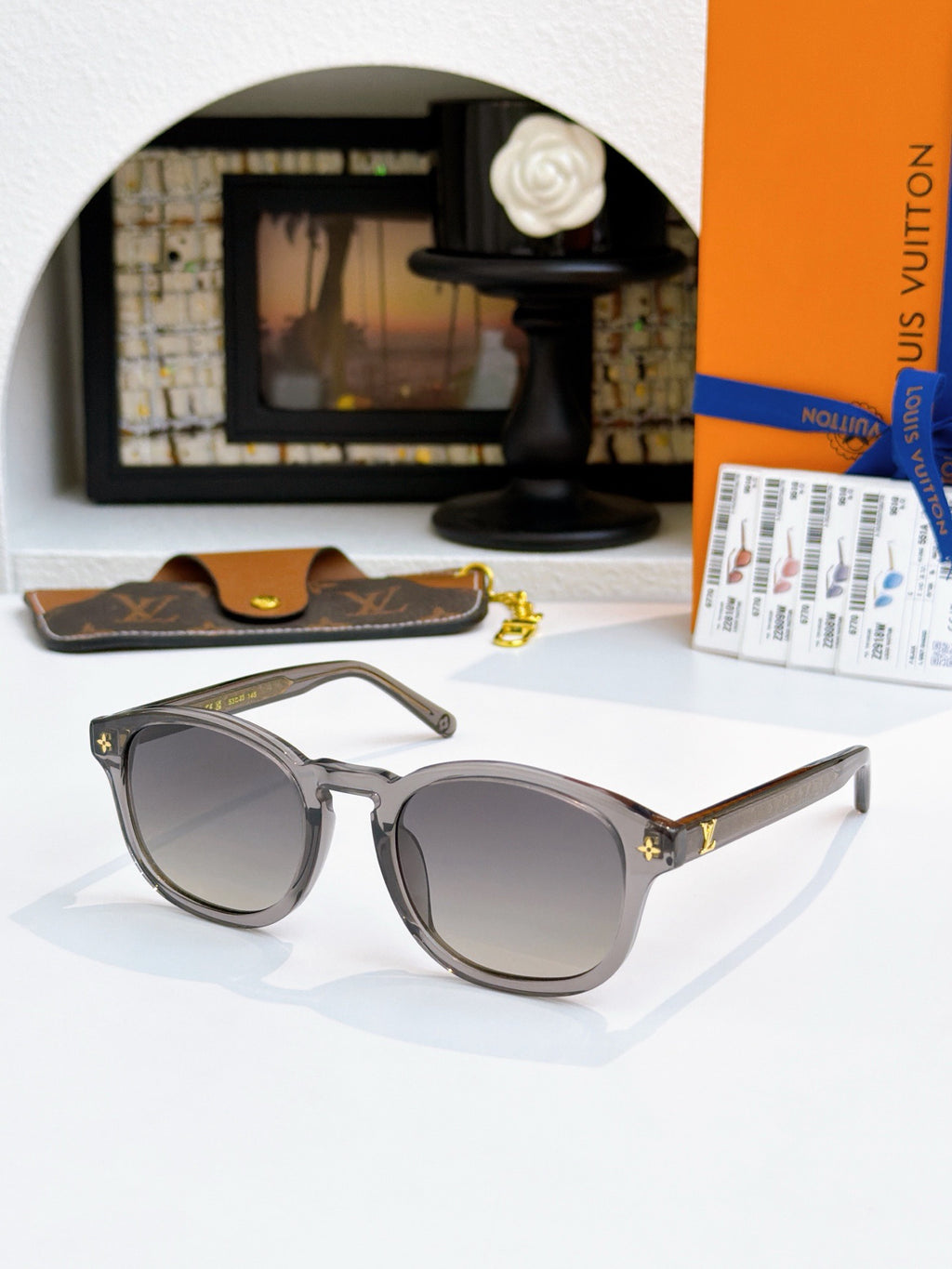 Sunglasses lv