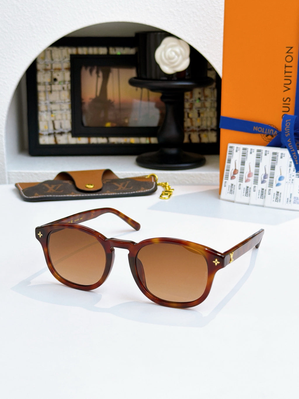 Sunglasses lv