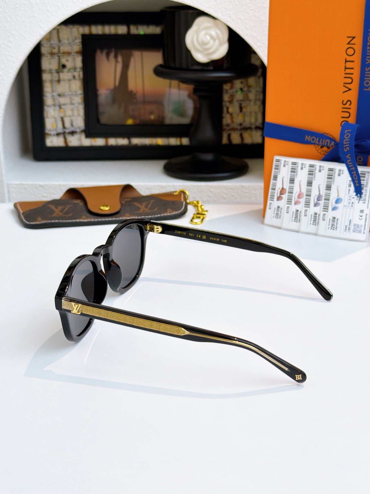 Sunglasses lv