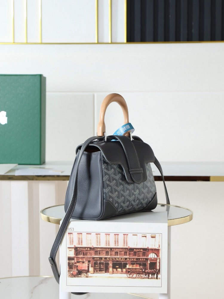Goyard bag