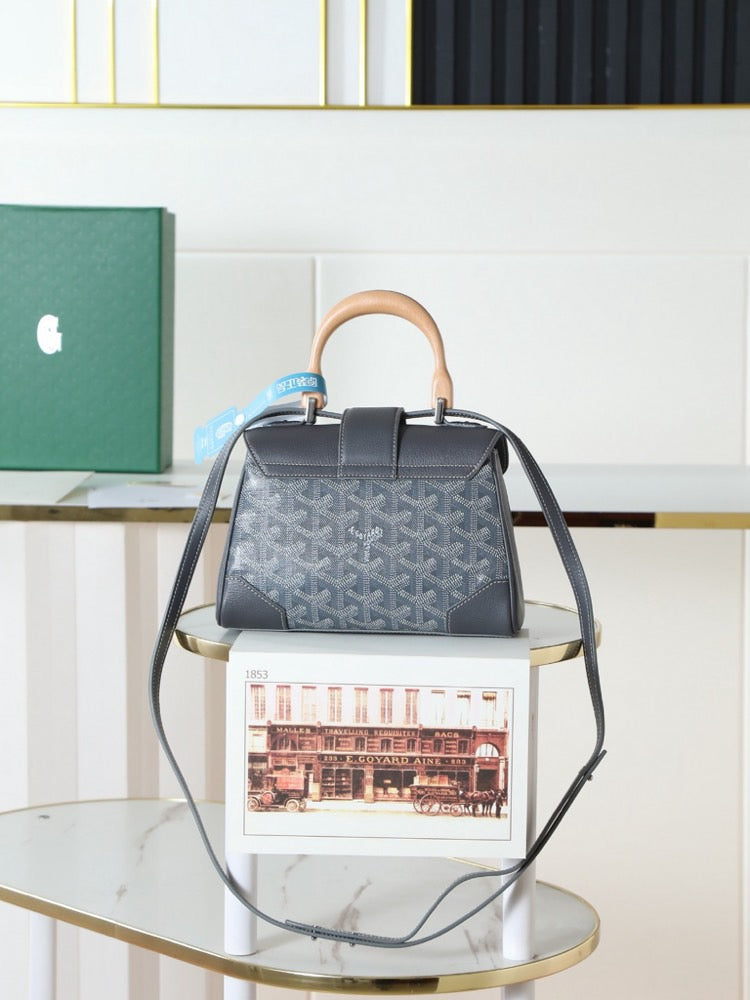 Goyard bag
