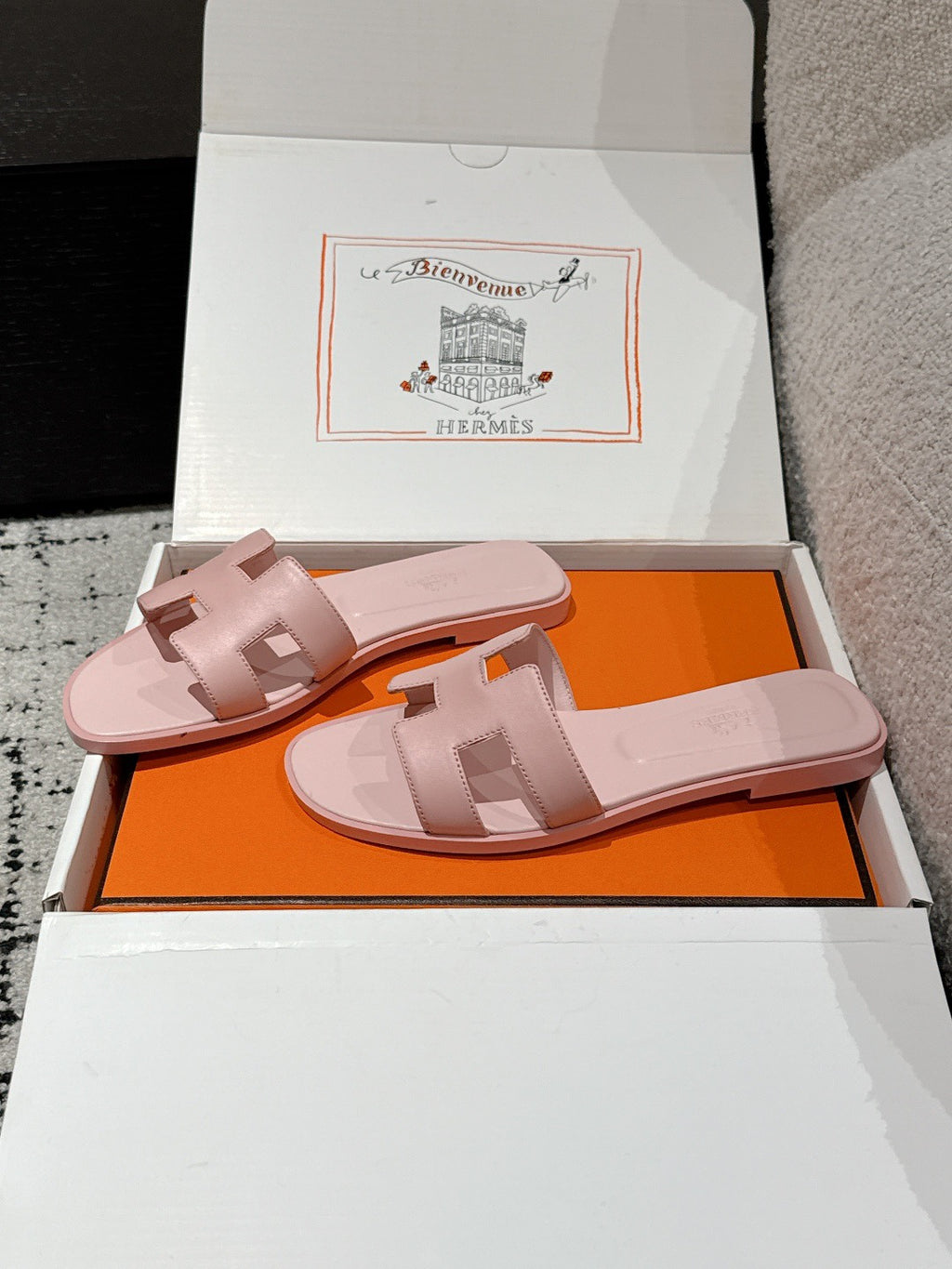 H    slippers