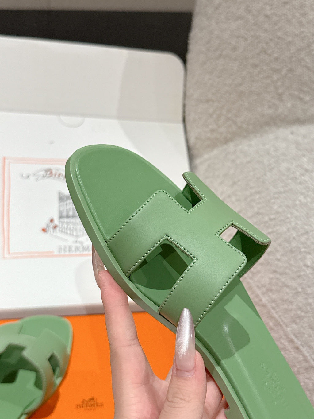 H     slippers