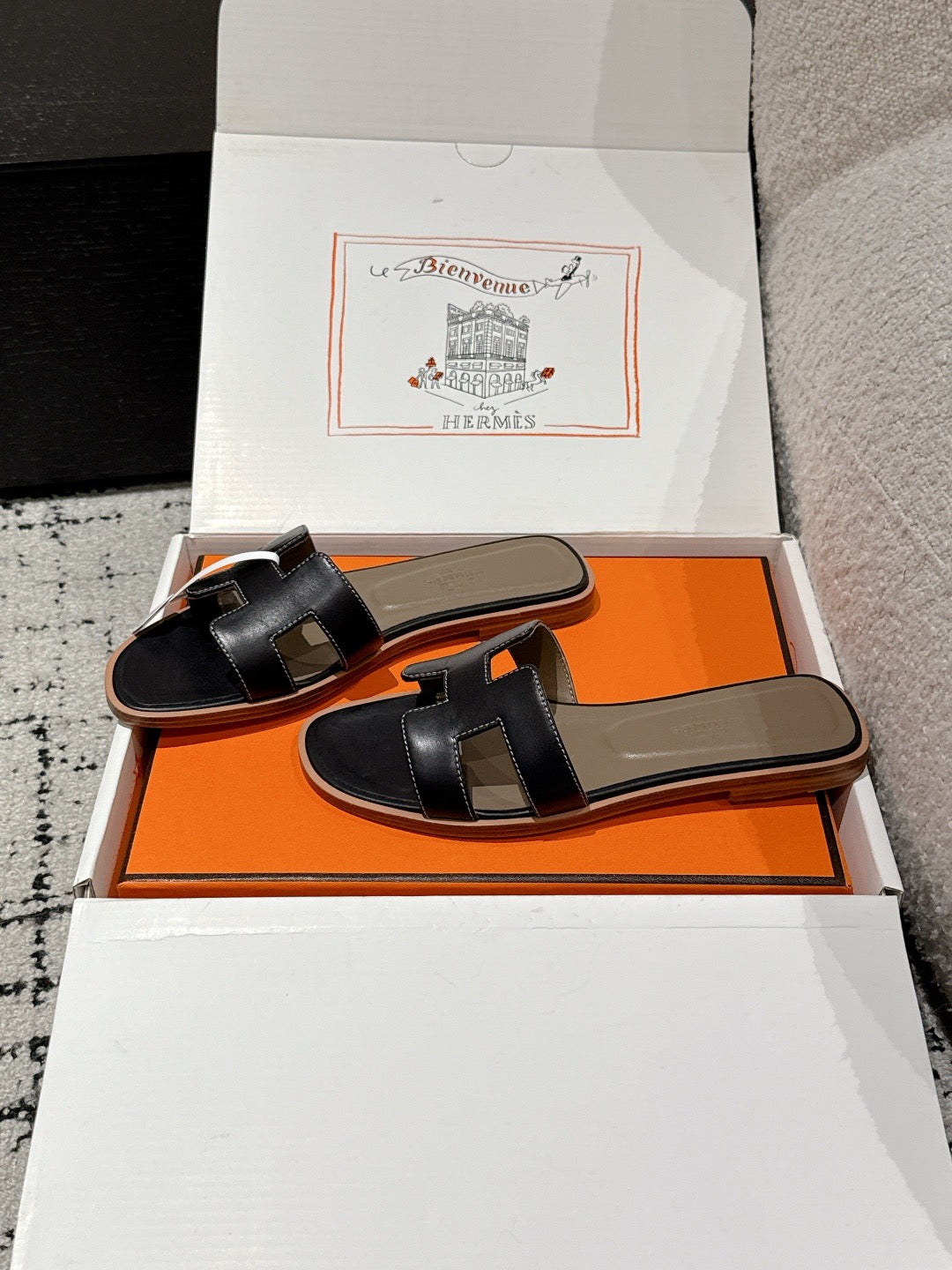 H     slippers