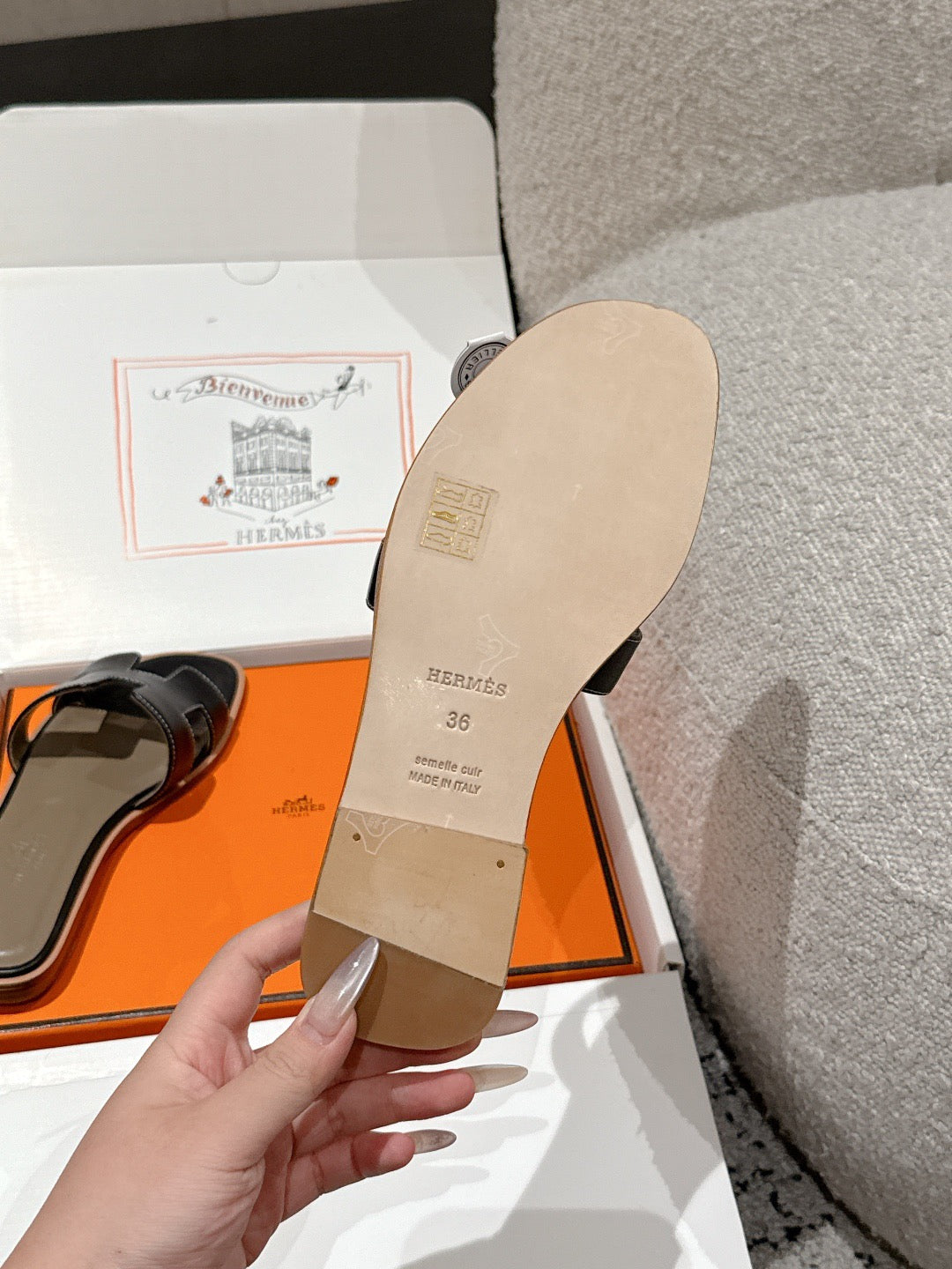 H     slippers