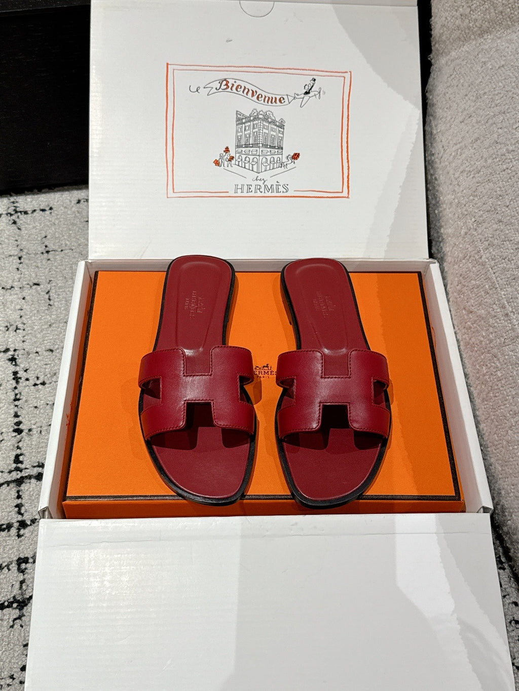 H      slippers