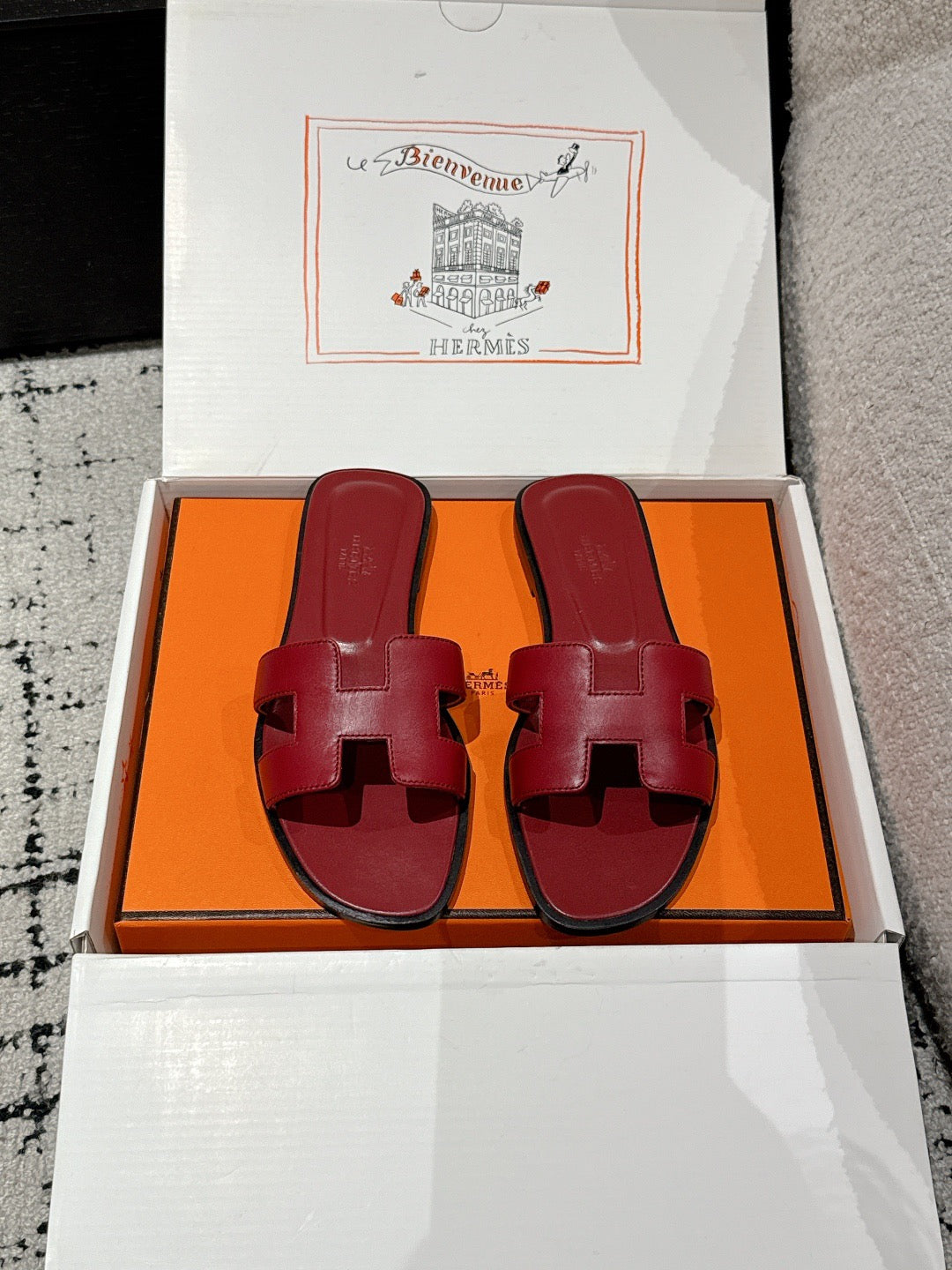 H      slippers