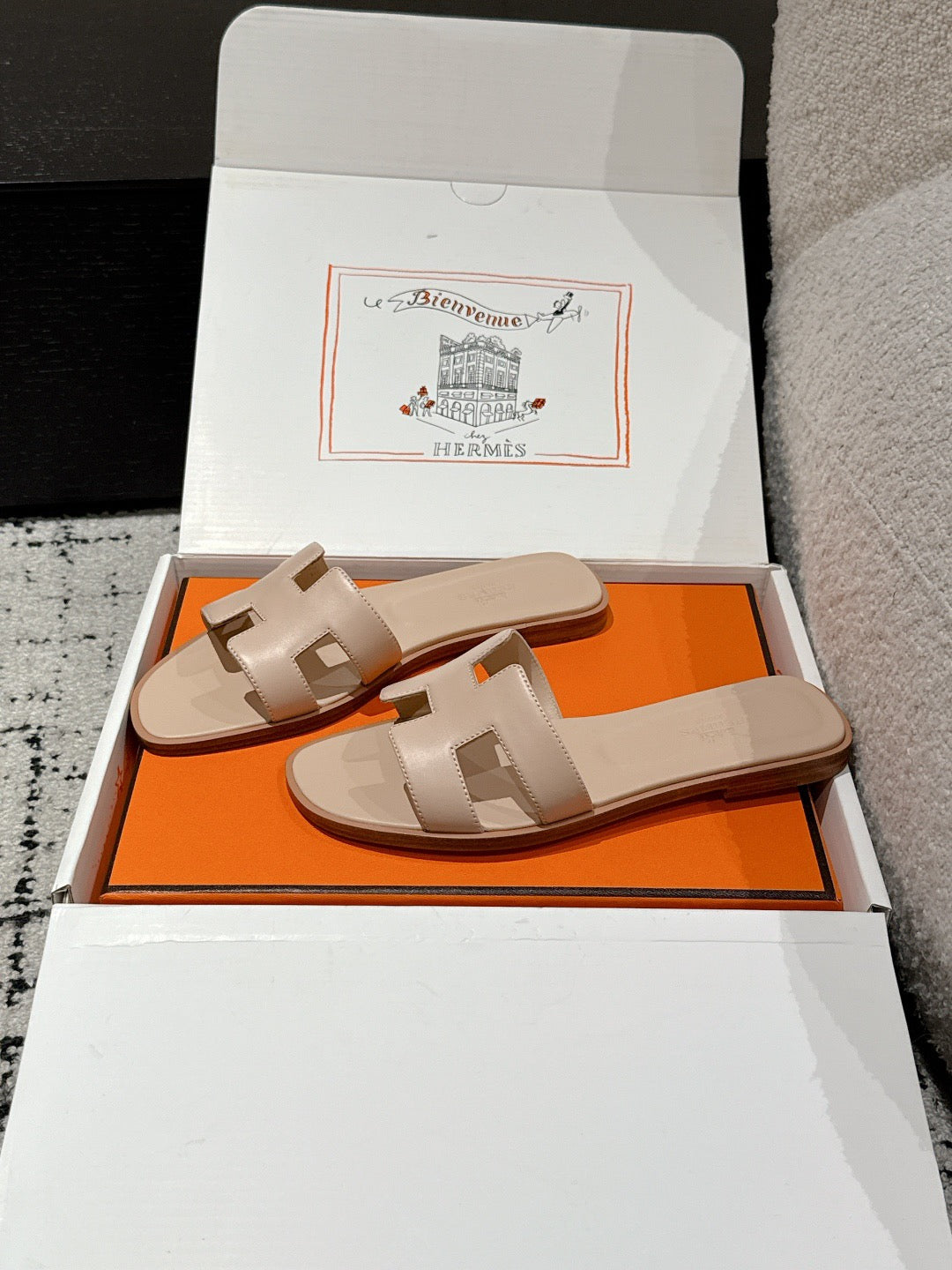 H       slippers