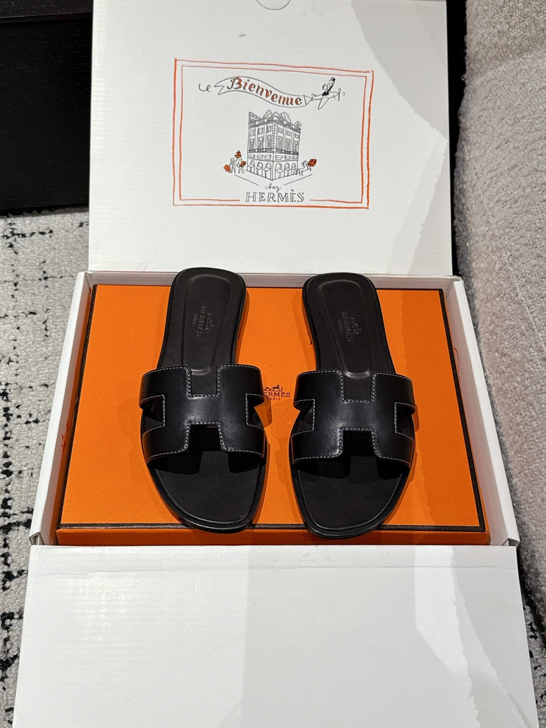 H      slippers